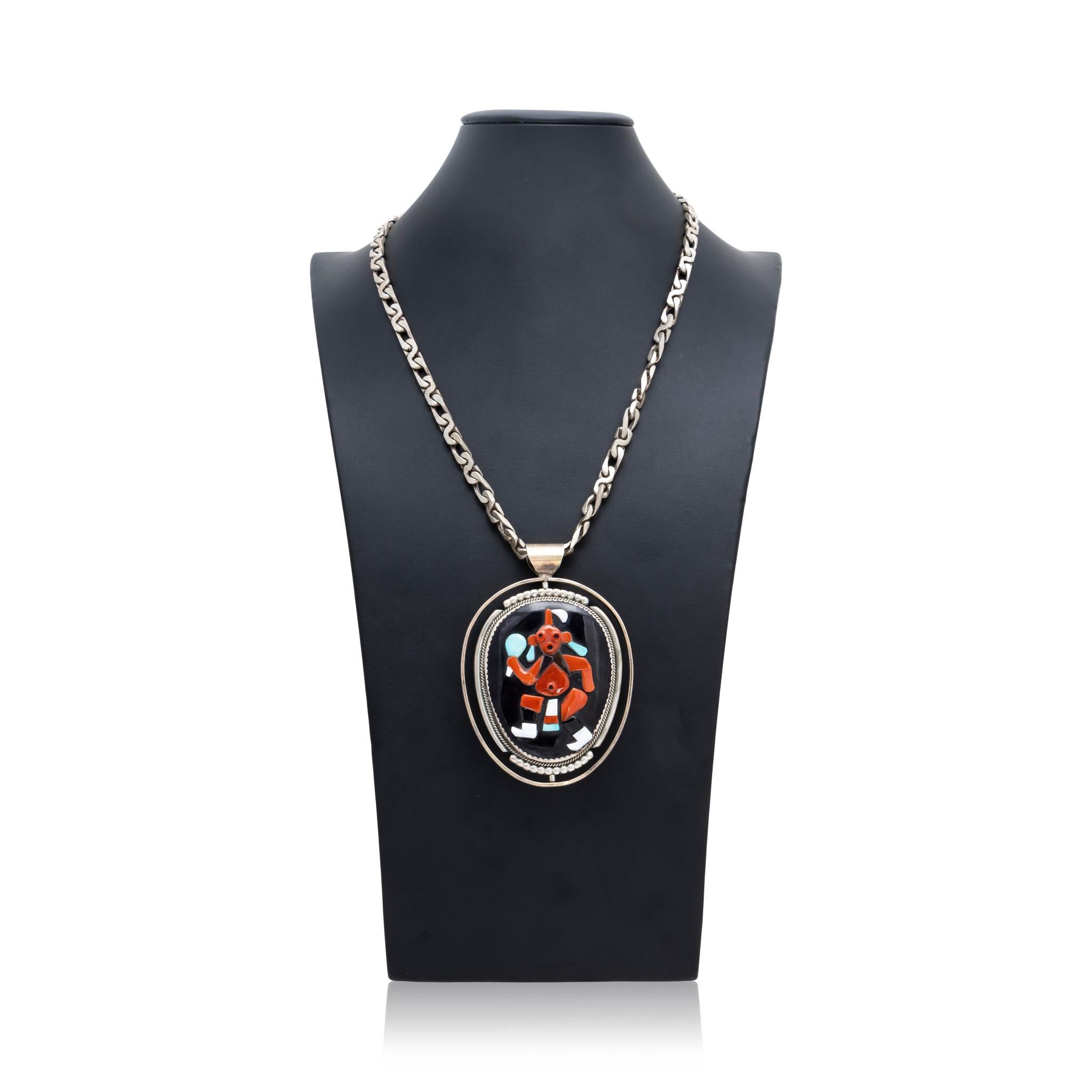 Collana con ciondolo in argento sterling e intarsio su due lati con Kachinas in vendita 2