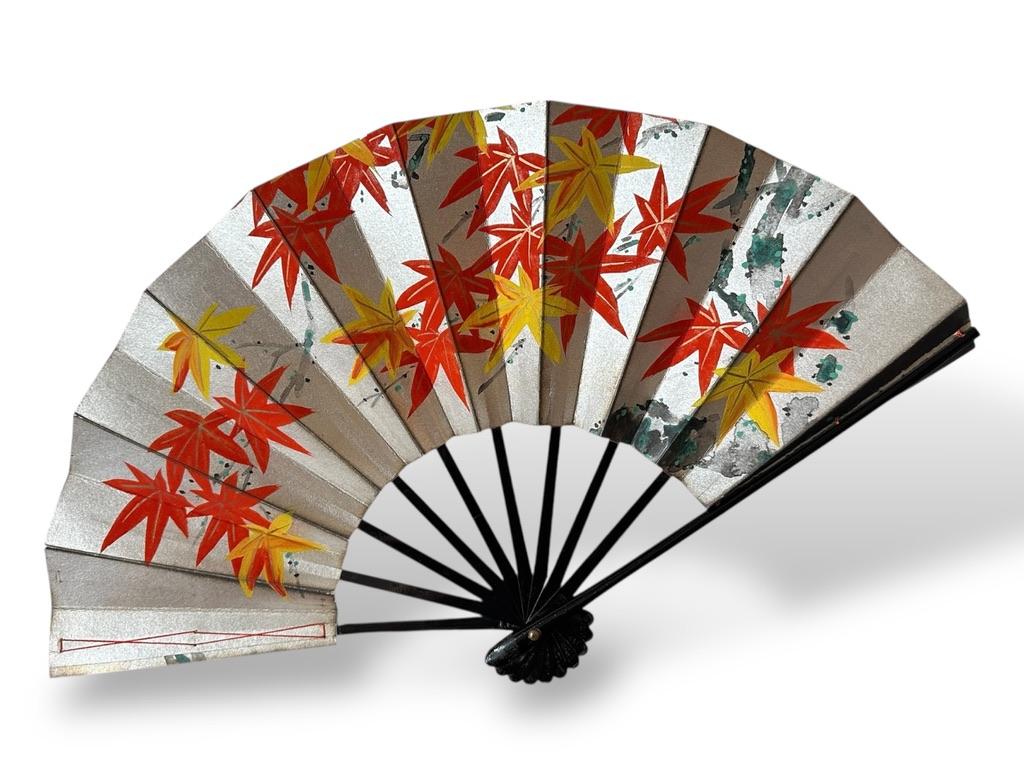 Abanico Japonés de Doble Cara - Periodo Edo, Pintado a Mano sobre Papel de Hoja de Plata Madera en venta