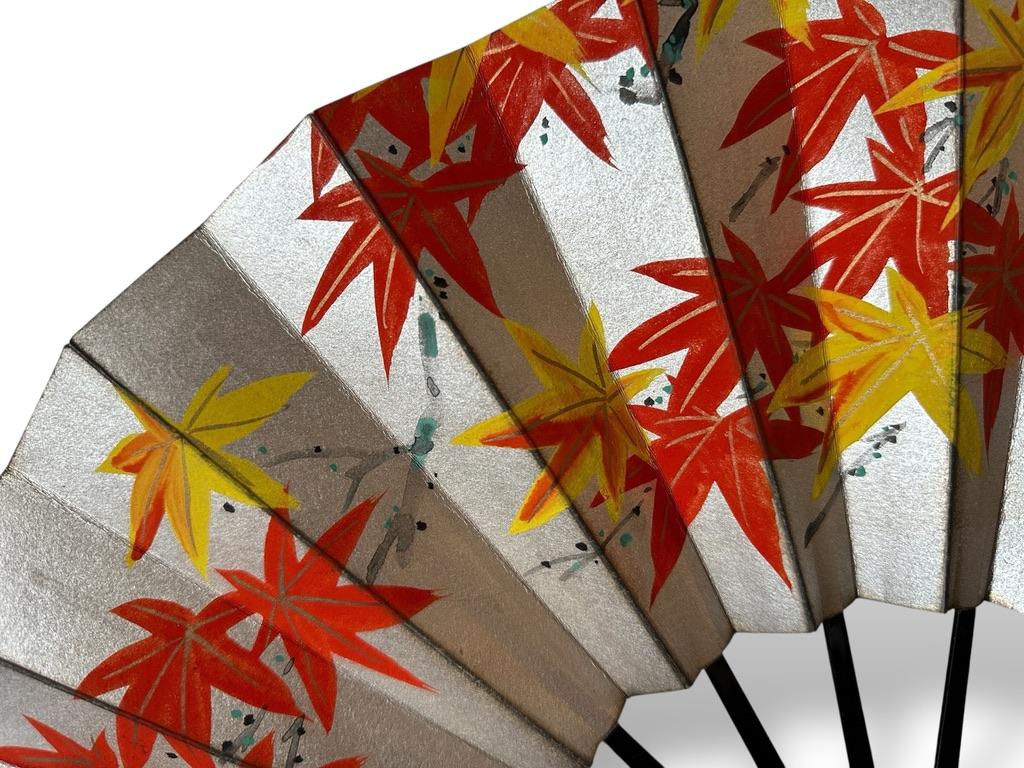 Abanico Japonés de Doble Cara - Periodo Edo, Pintado a Mano sobre Papel de Hoja de Plata en venta 1