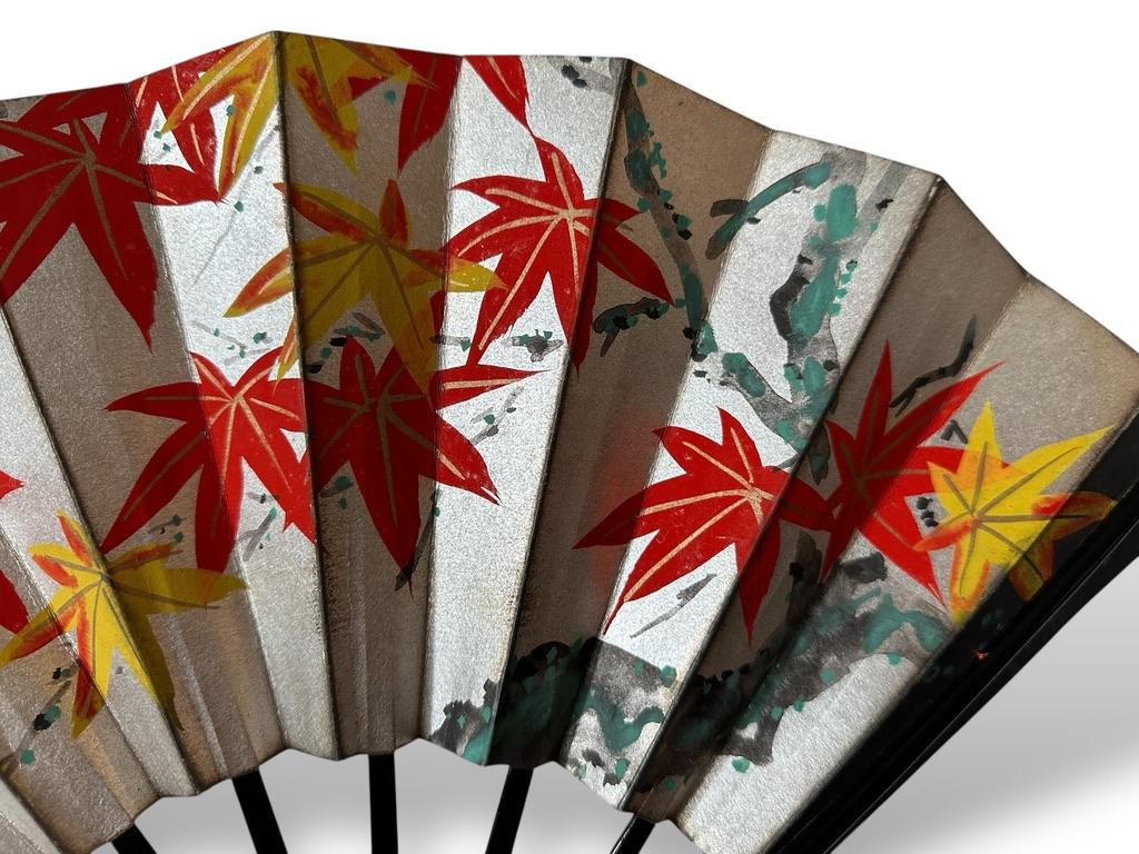Abanico Japonés de Doble Cara - Periodo Edo, Pintado a Mano sobre Papel de Hoja de Plata en venta 2