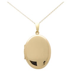 Double Sided Locket in 9k Yellow Gold