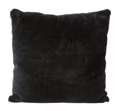 Coussin en laine de mouton mérinos double face fabriqué sur mesure de couleur noire