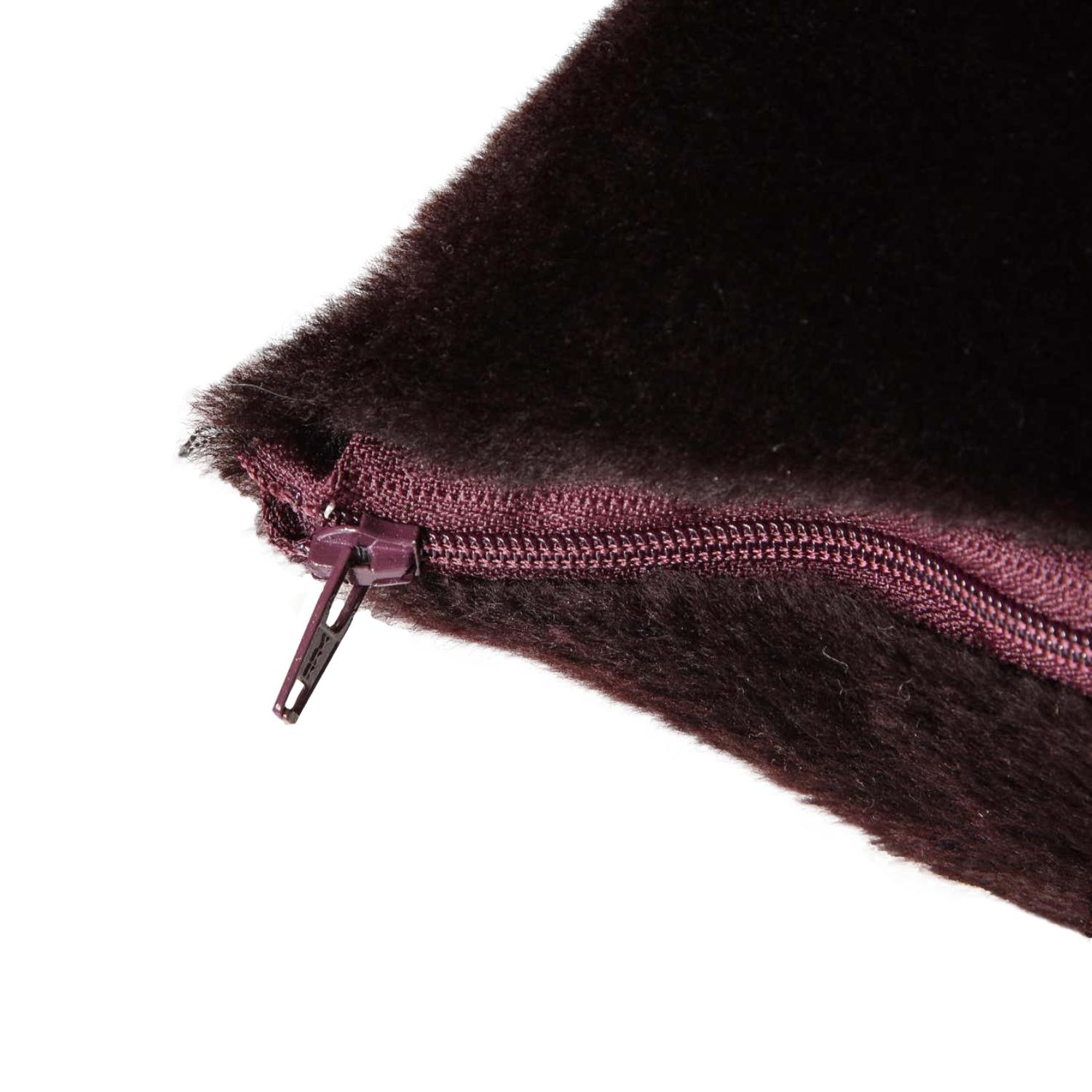 Double Sided Merino Short Hair Shearling Pillow in Deep Plum Color In New Condition For Sale In New York, NY