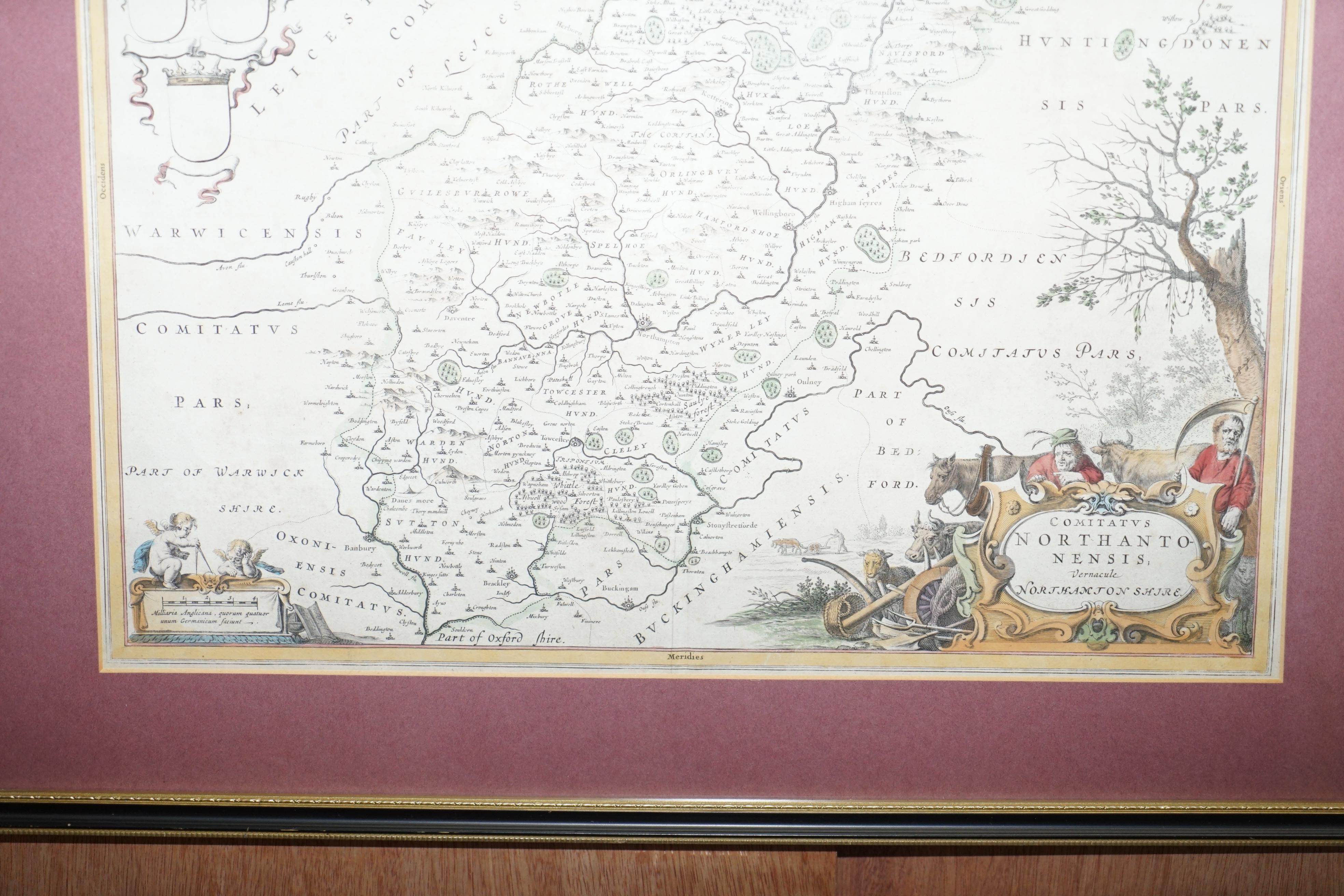Papier Carte double face Northamptonshire 1645 colorée à la main, imprimée ancienne, trouvaille rare en vente