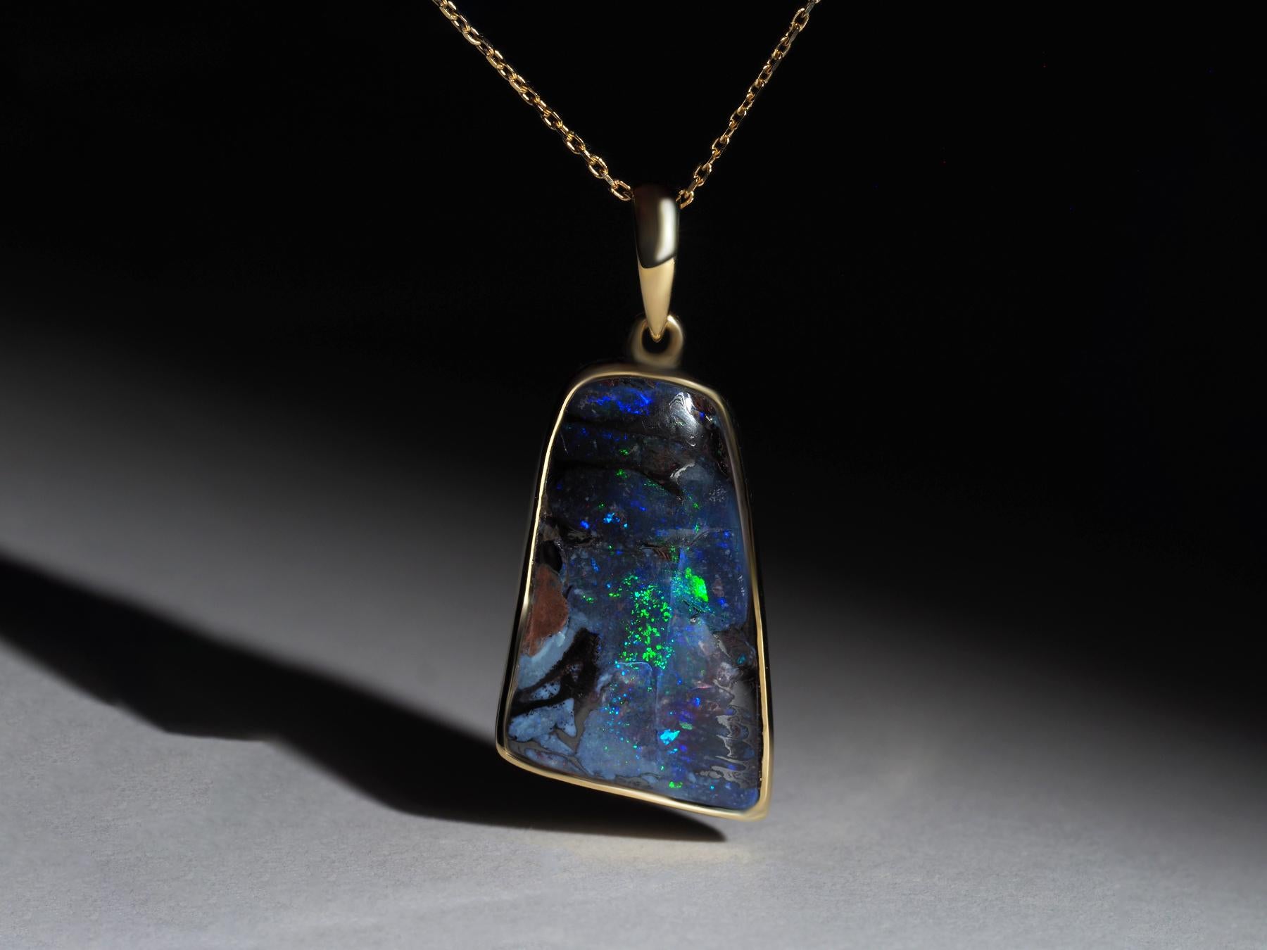 da uomo o donna Ciondolo a doppia faccia con Boulder australiano naturale Collana in oro 18K Opal in vendita
