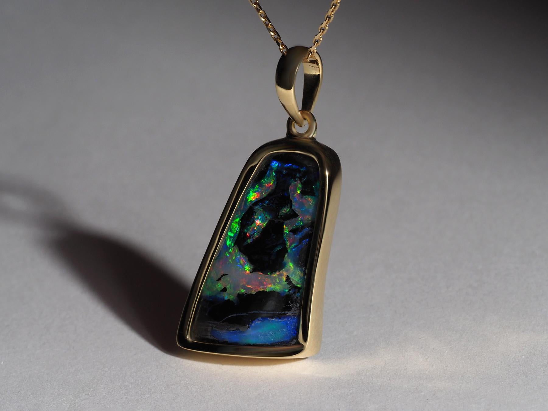 Ciondolo a doppia faccia con Boulder australiano naturale Collana in oro 18K Opal in vendita 3