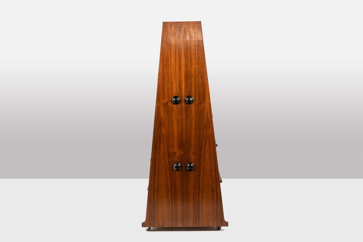 “Double-sided” rosewood bookcase on casters. Circa 1960. LS58761008H In Good Condition For Sale In Saint-Ouen, FR