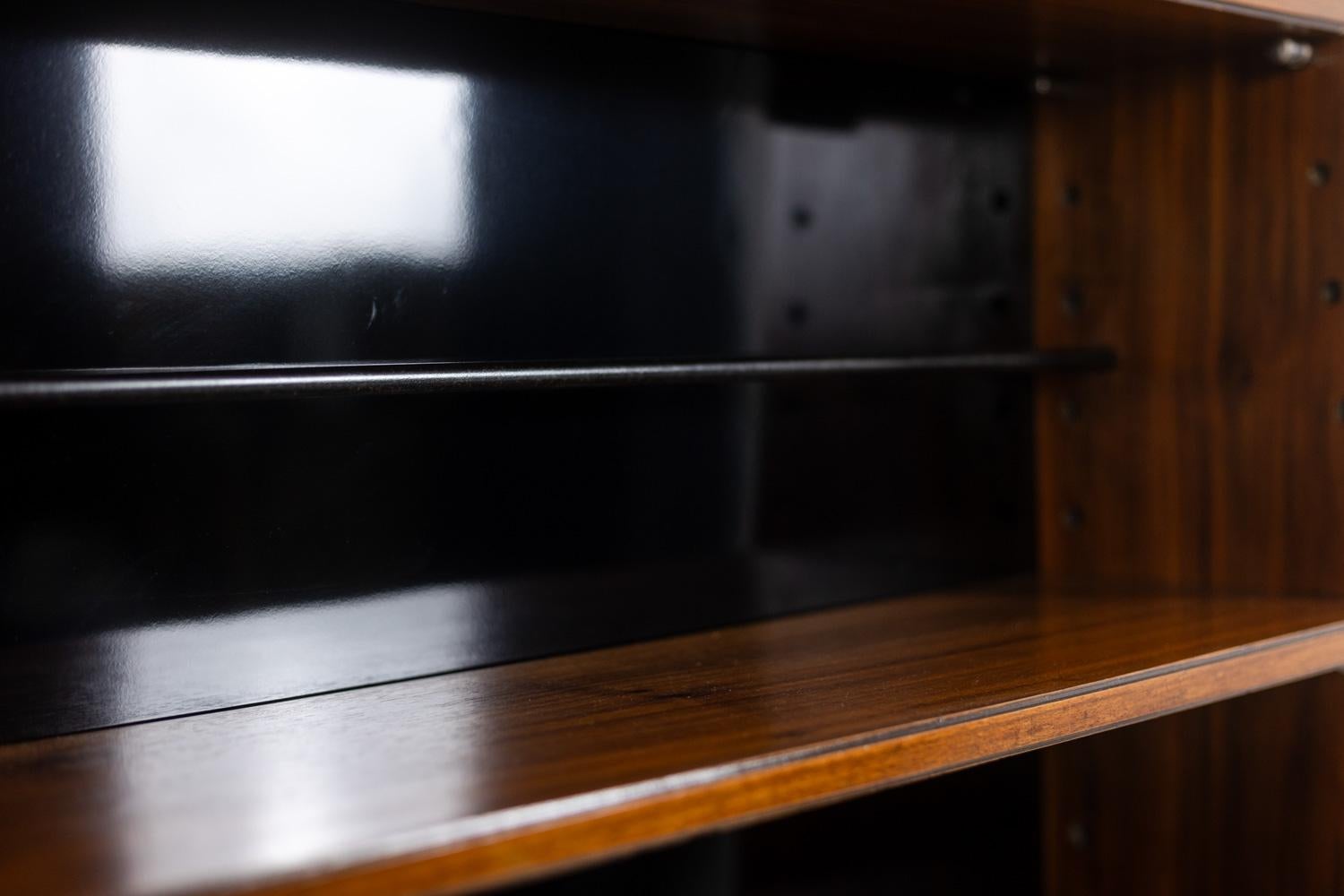 “Double-sided” rosewood bookcase on casters. Circa 1960. LS58761008H For Sale 2
