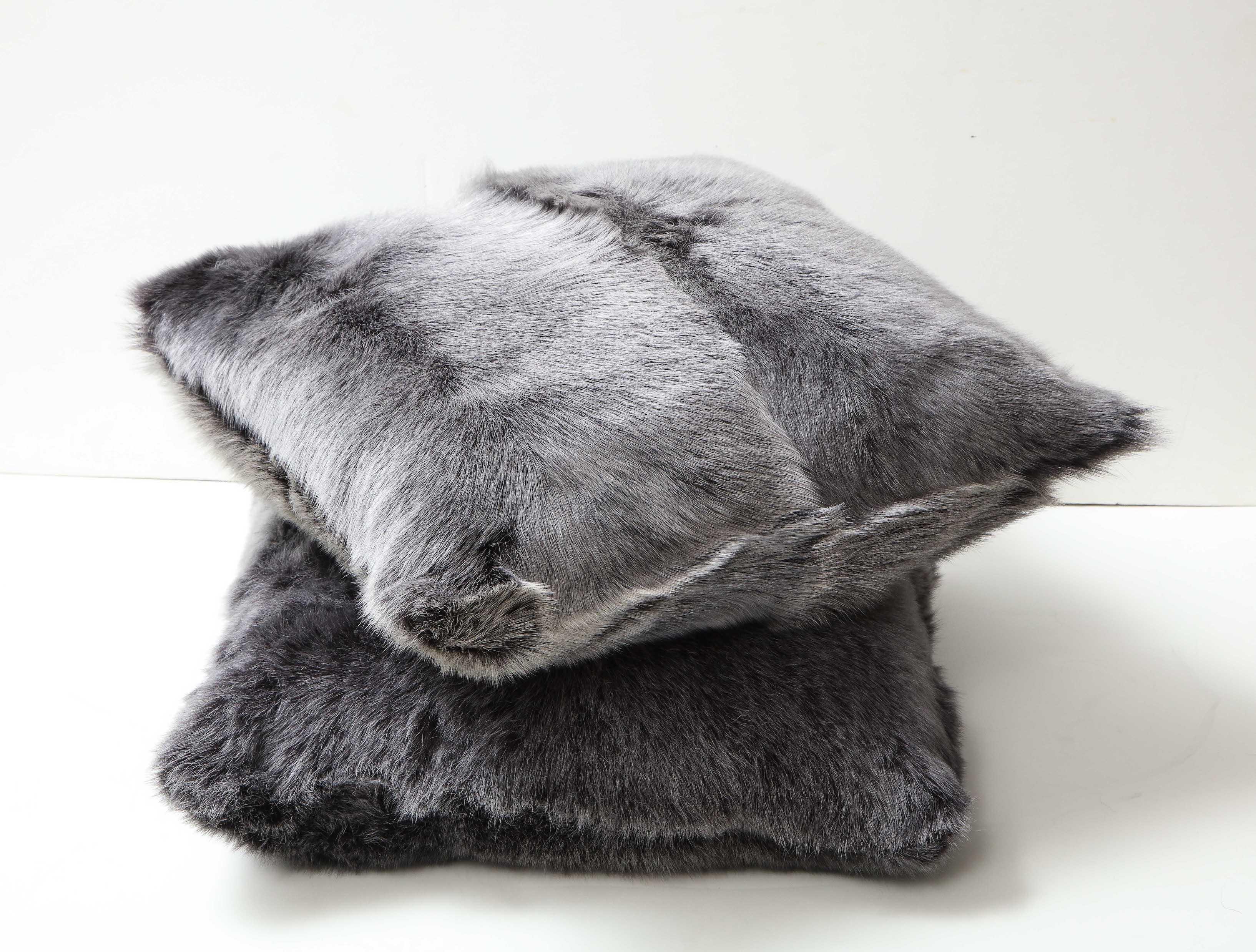 Custom Double Sided Toscana Shearling Pillow in Grey Color In New Condition For Sale In New York, NY