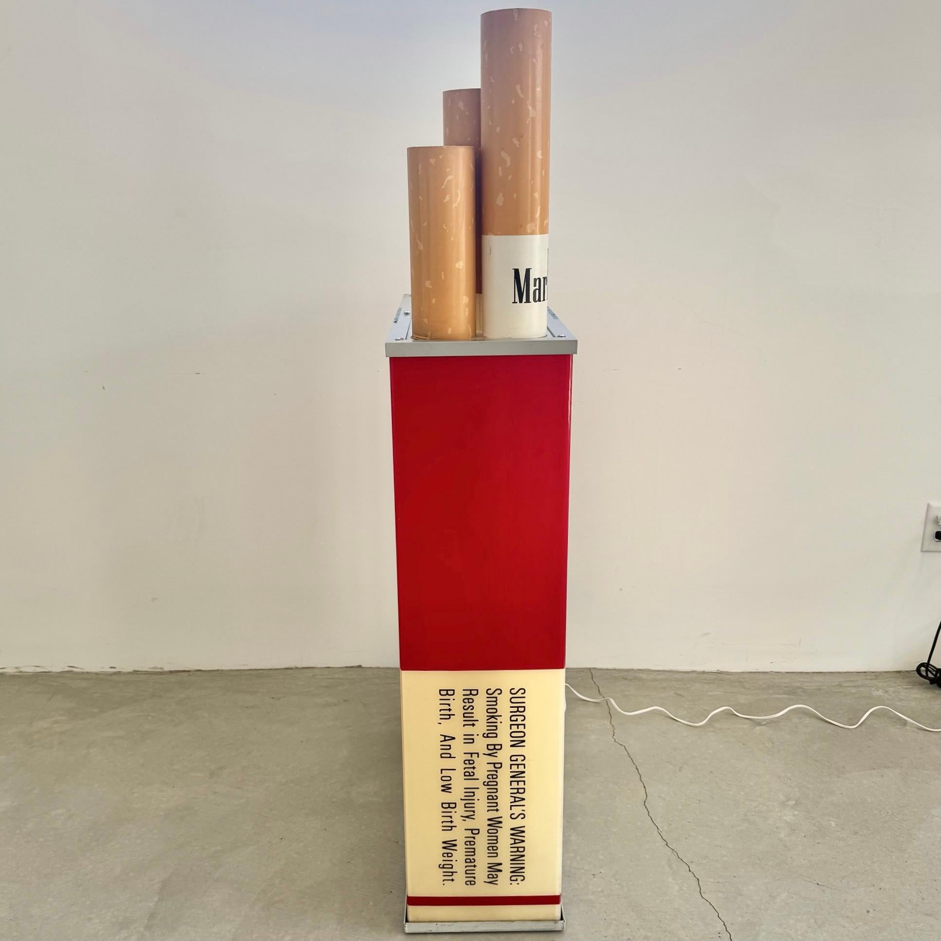 Cajetilla de cigarrillos Marlboro Light Up Vintage de doble cara, años 90 EE.UU. finales del siglo XX en venta