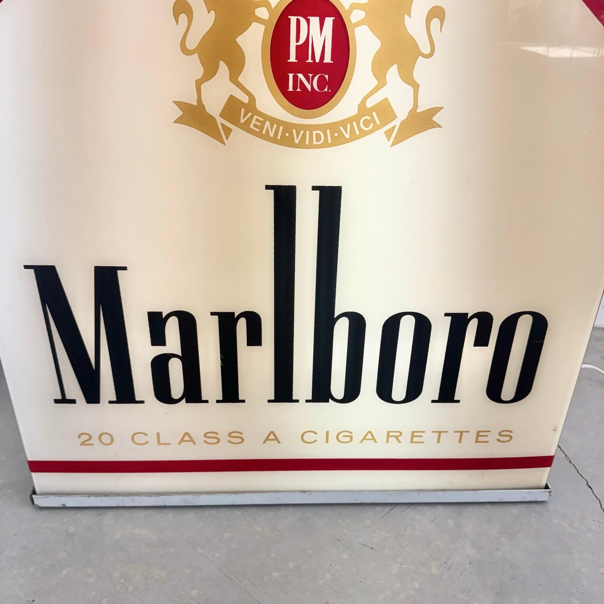 Cajetilla de cigarrillos Marlboro Light Up Vintage de doble cara, años 90 EE.UU. en venta 2