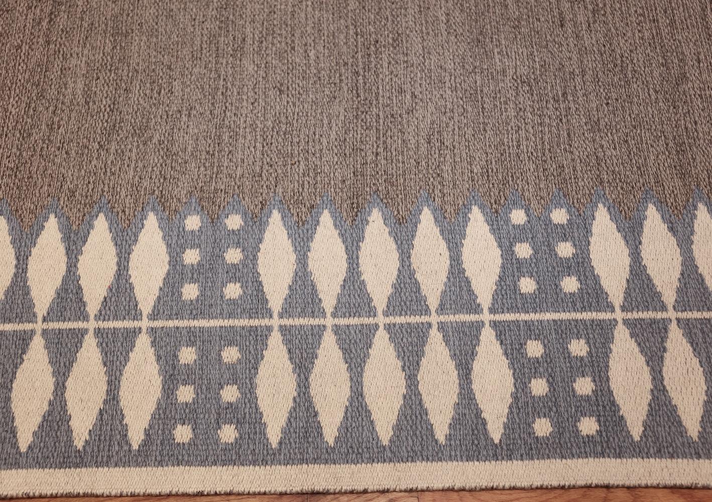 Vintage Scandinavian Kilim Rug.  6 ft 4 in x 9 ft 7 in   In Good Condition For Sale In New York, NY