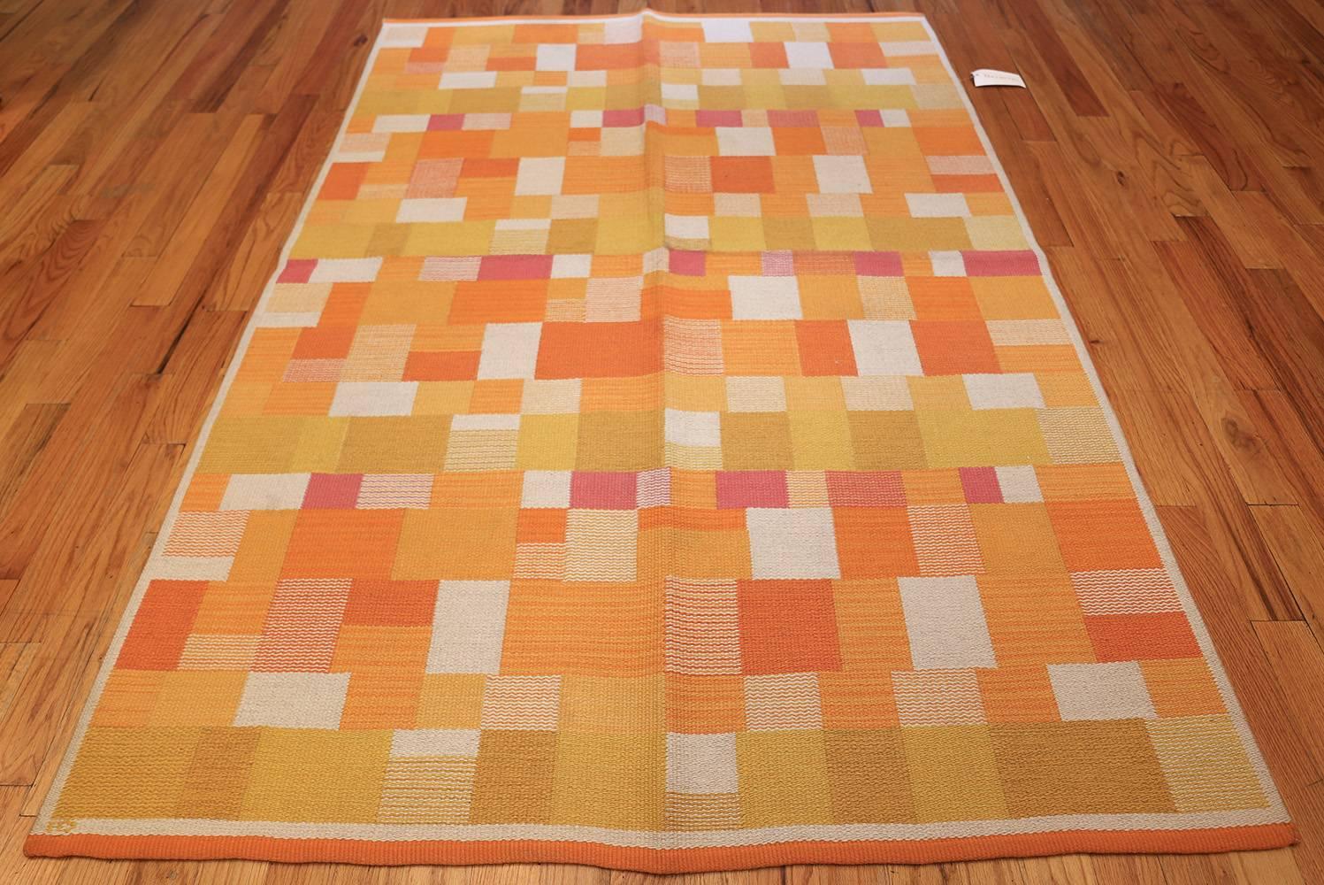 Double-Sided Vintage Scandinavian Swedish Rug. Size: 5 ft 1 in x 7 ft 5 in For Sale 3