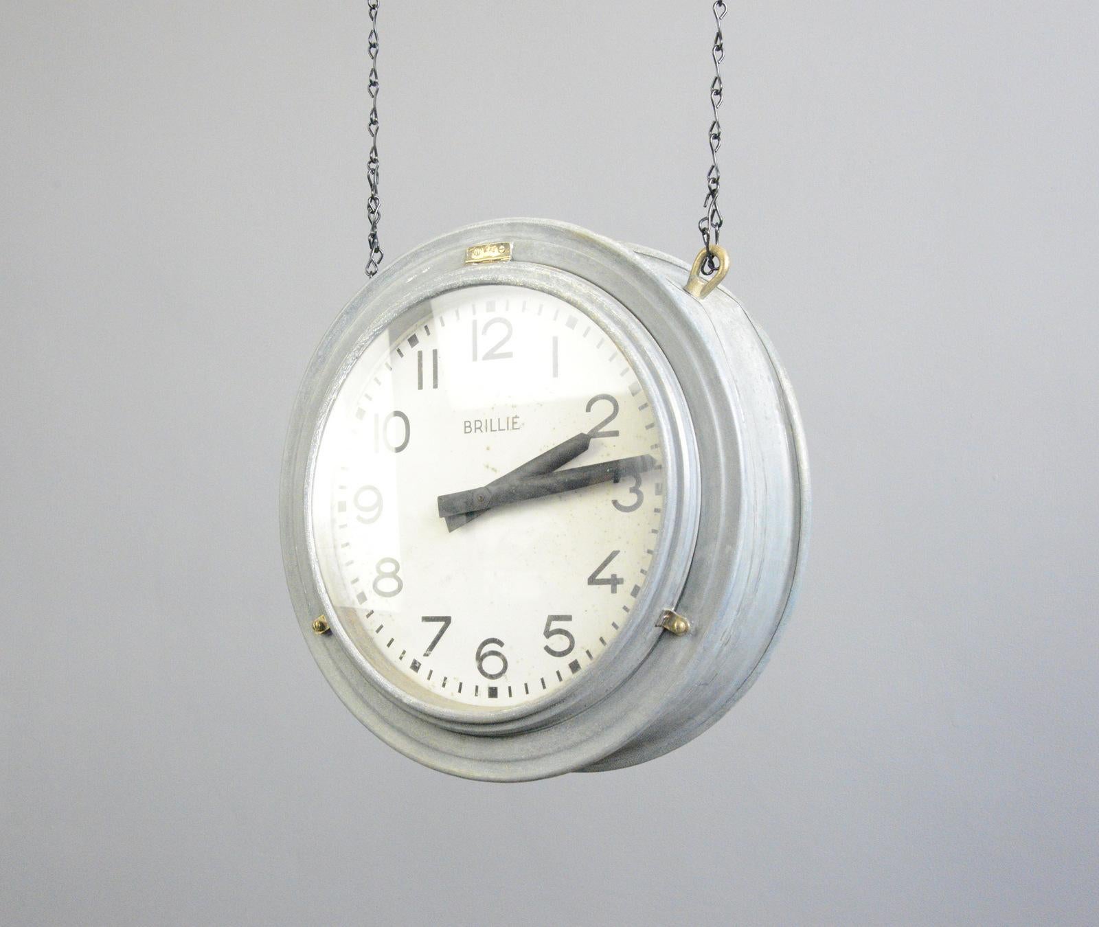 Horloge de gare double face en zinc par Brillie:: circa 1920s 3
