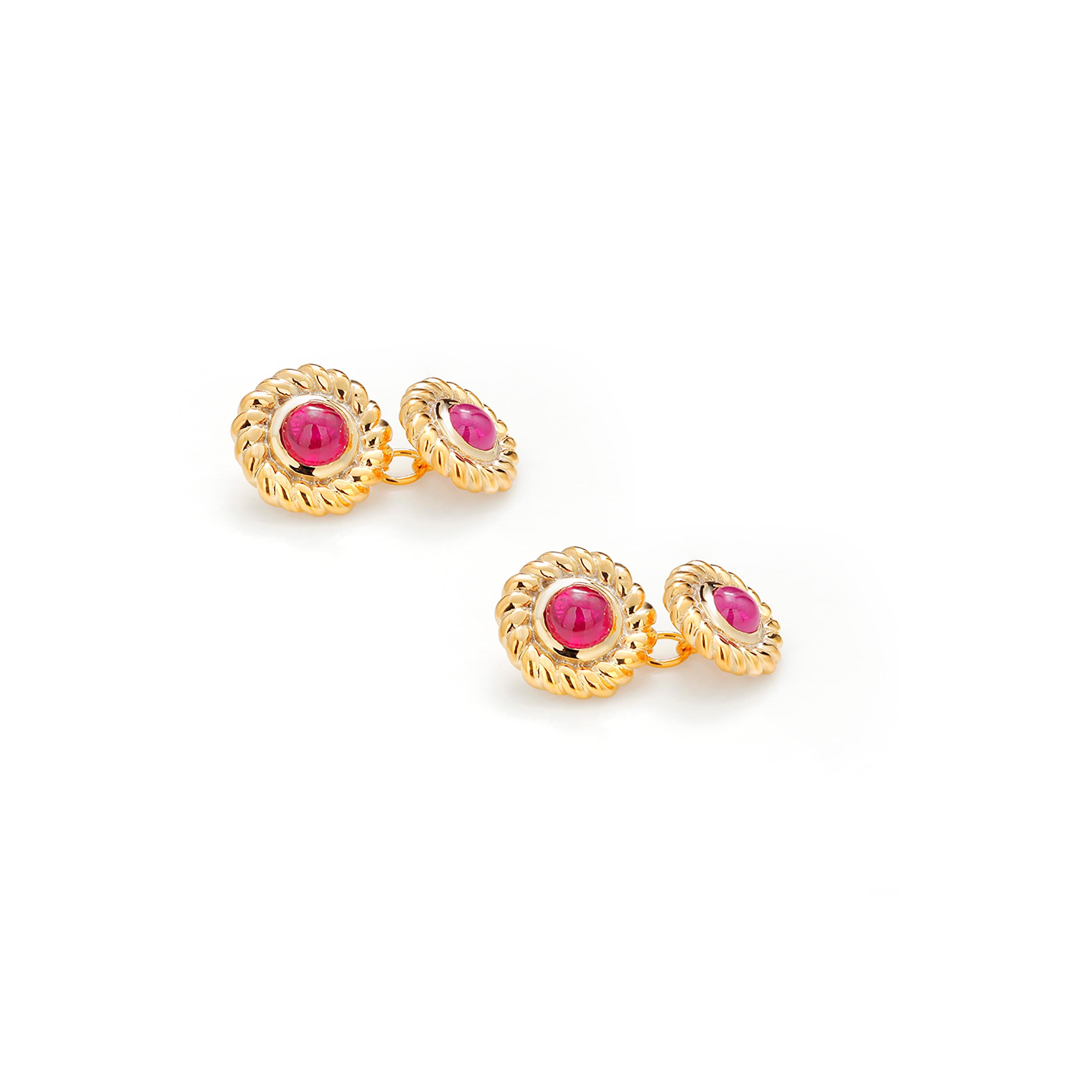 Fourteen karats yellow gold fabulous pair of matched men’s double-sided chain link cufflinks
Four matching vibrant and vivid cabochons red ruby weighing 2.75 carats
The rubies tone color is of full-bodied crimson red hue
Chain Link measures