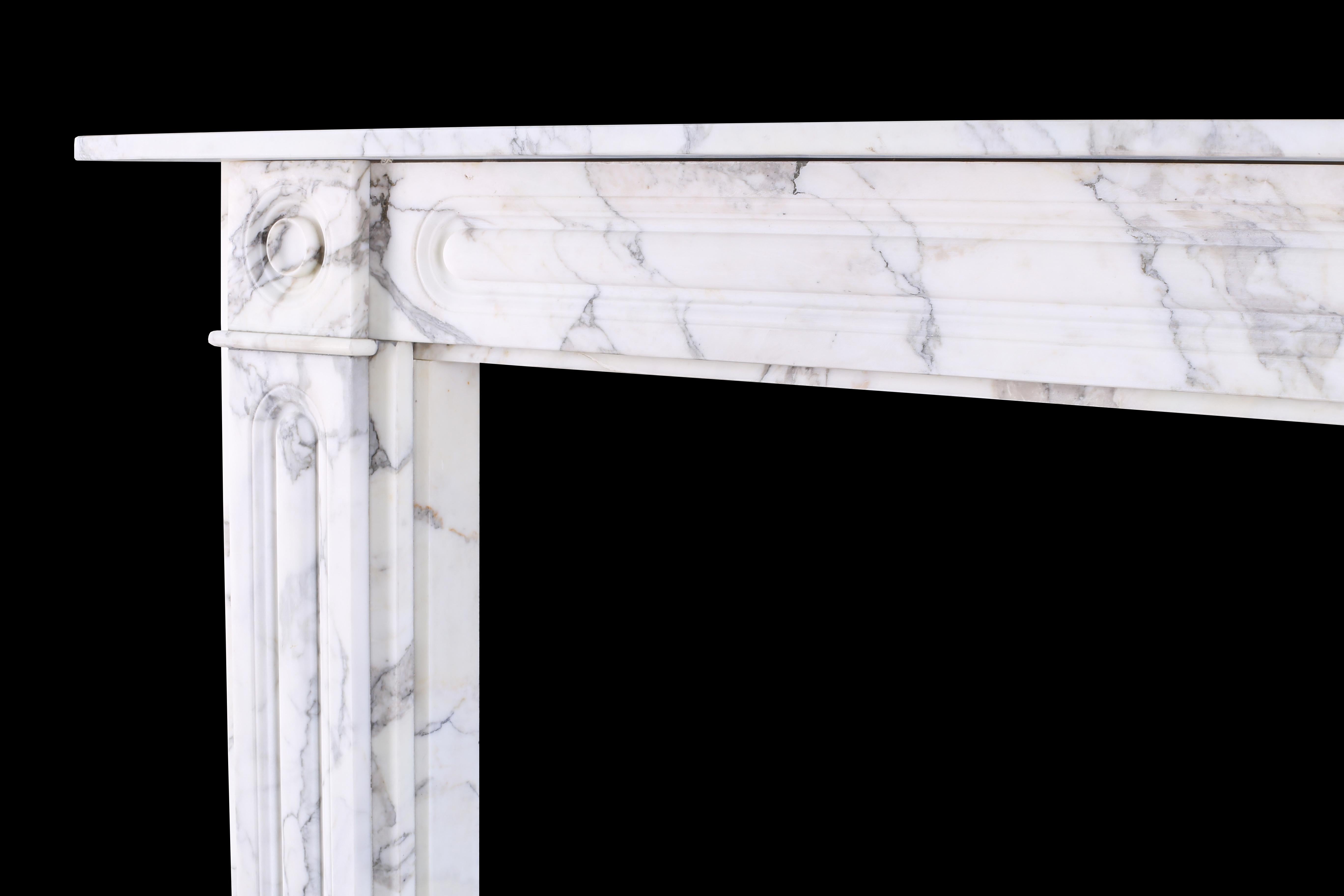 Hand-Carved Double-Slip Georgian Bullseye Fireplace in Italian Grey Veined Arabescato Marble For Sale