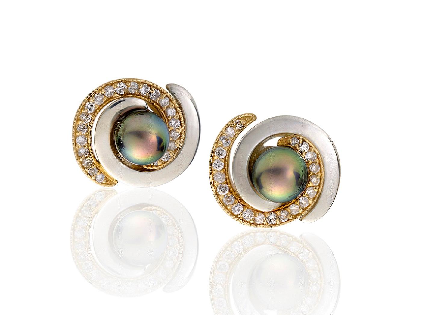 Boucles d'oreilles double spirale avec perle Akoya et diamants Neuf - En vente à Carlisle, MA