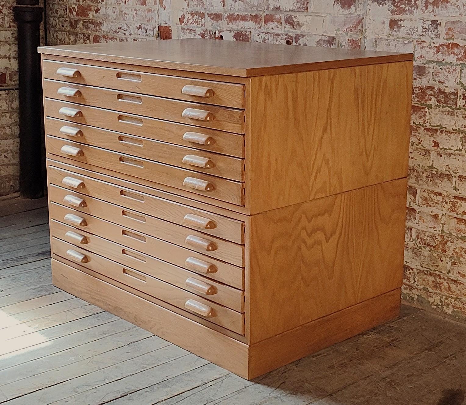 Double Stack Oak Flat File Cabinet In Good Condition In Oakville, CT
