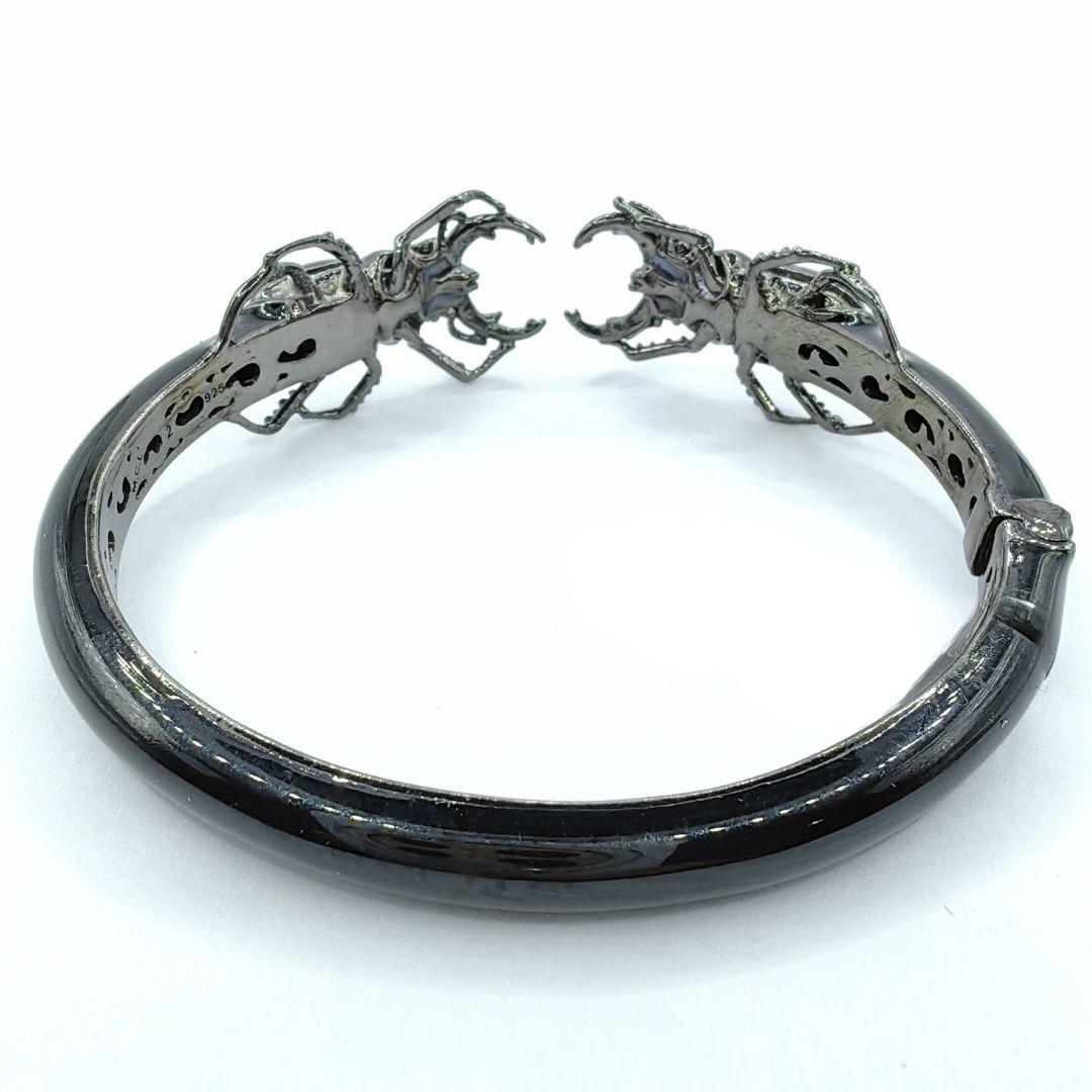 Offenes Manschettenarmband aus Sterlingsilber mit doppeltem Hirschkäfer und lila Glitter-Emaille für Damen oder Herren