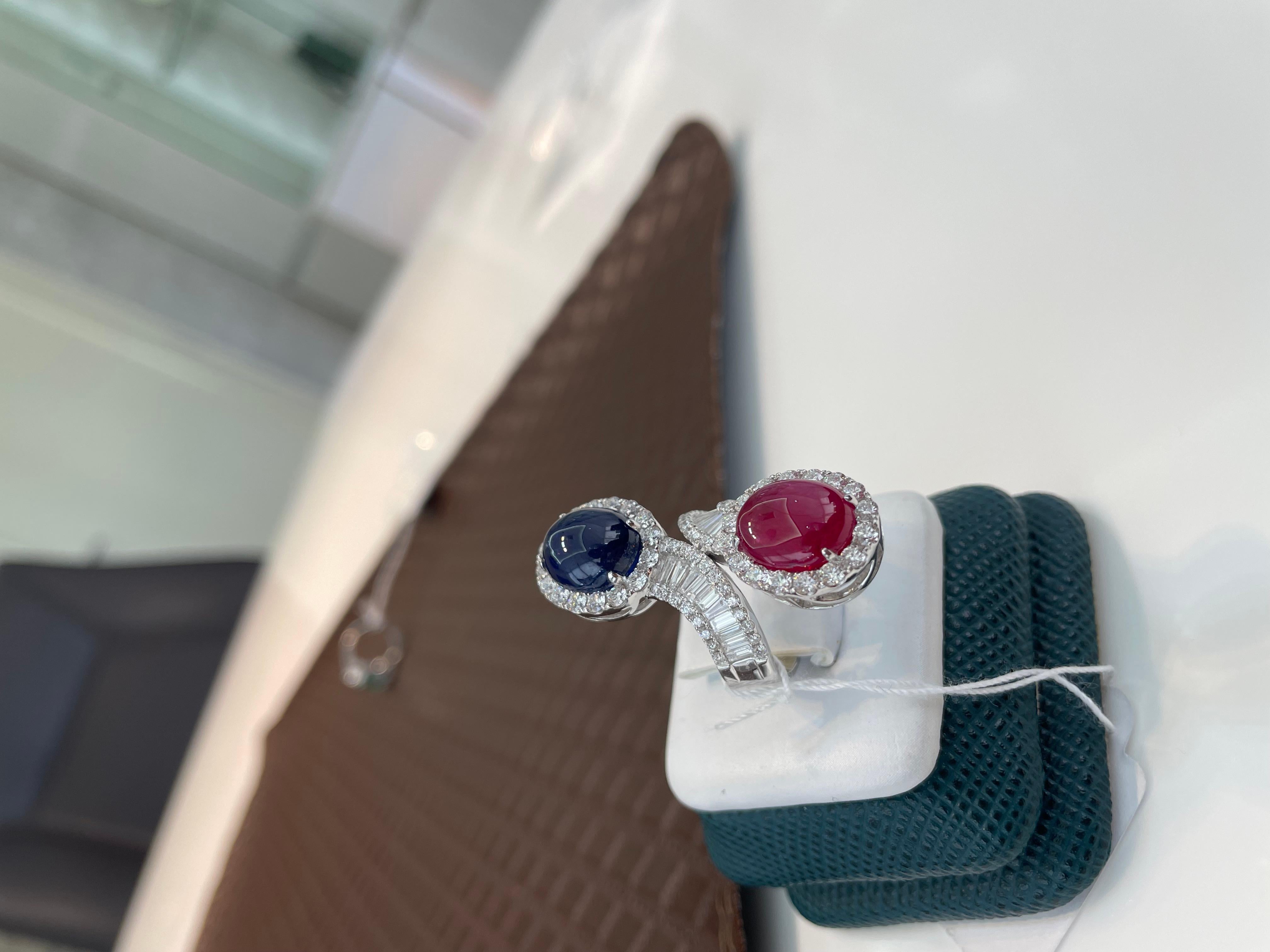 Anillo Bypass Doble Piedra, Rubí y Zafiro Corte oval en venta