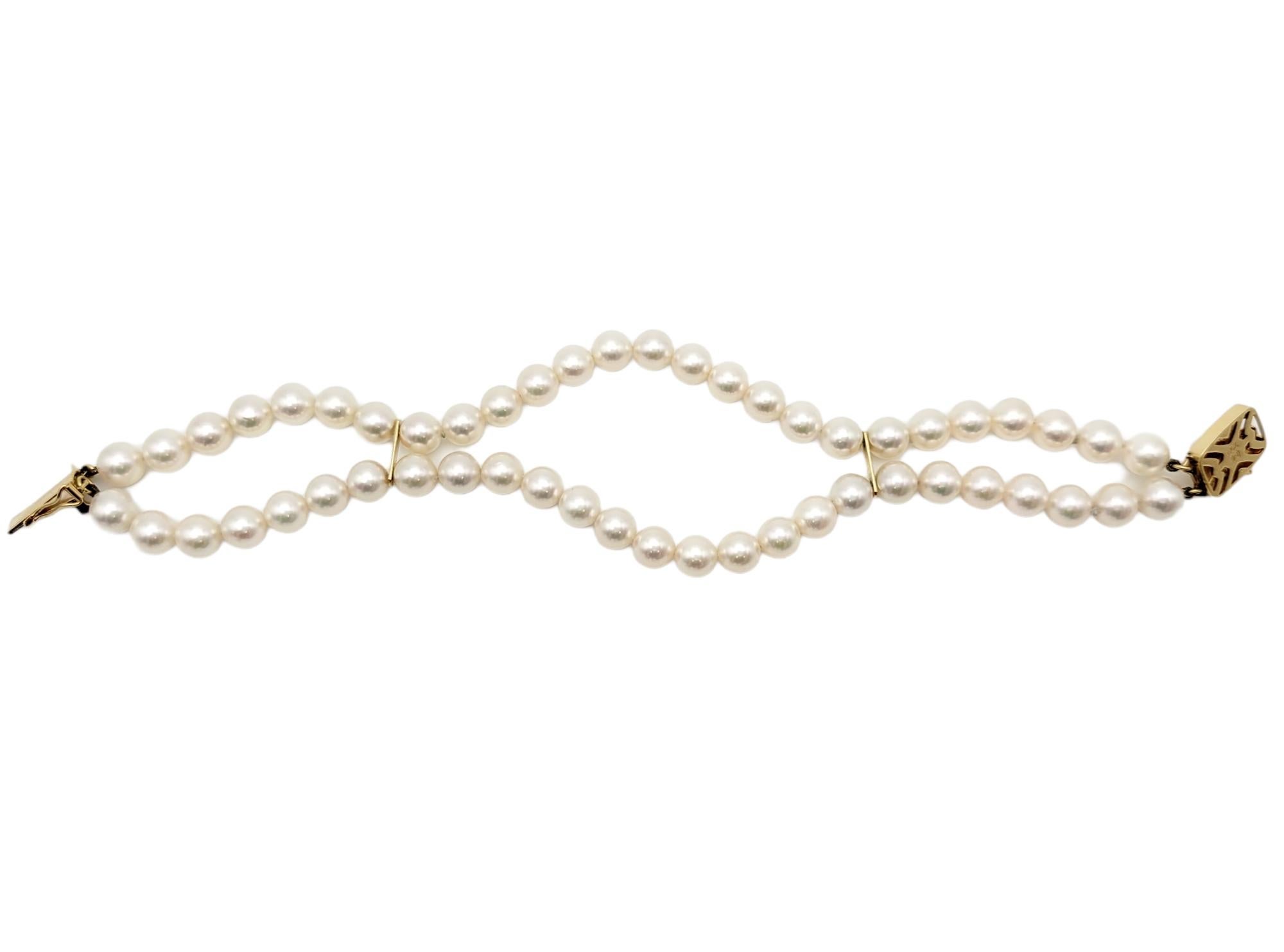 Double Strand Akoya Cultured Pearl Station Bracelet in 18 Karat Yellow Gold In Good Condition For Sale In Scottsdale, AZ