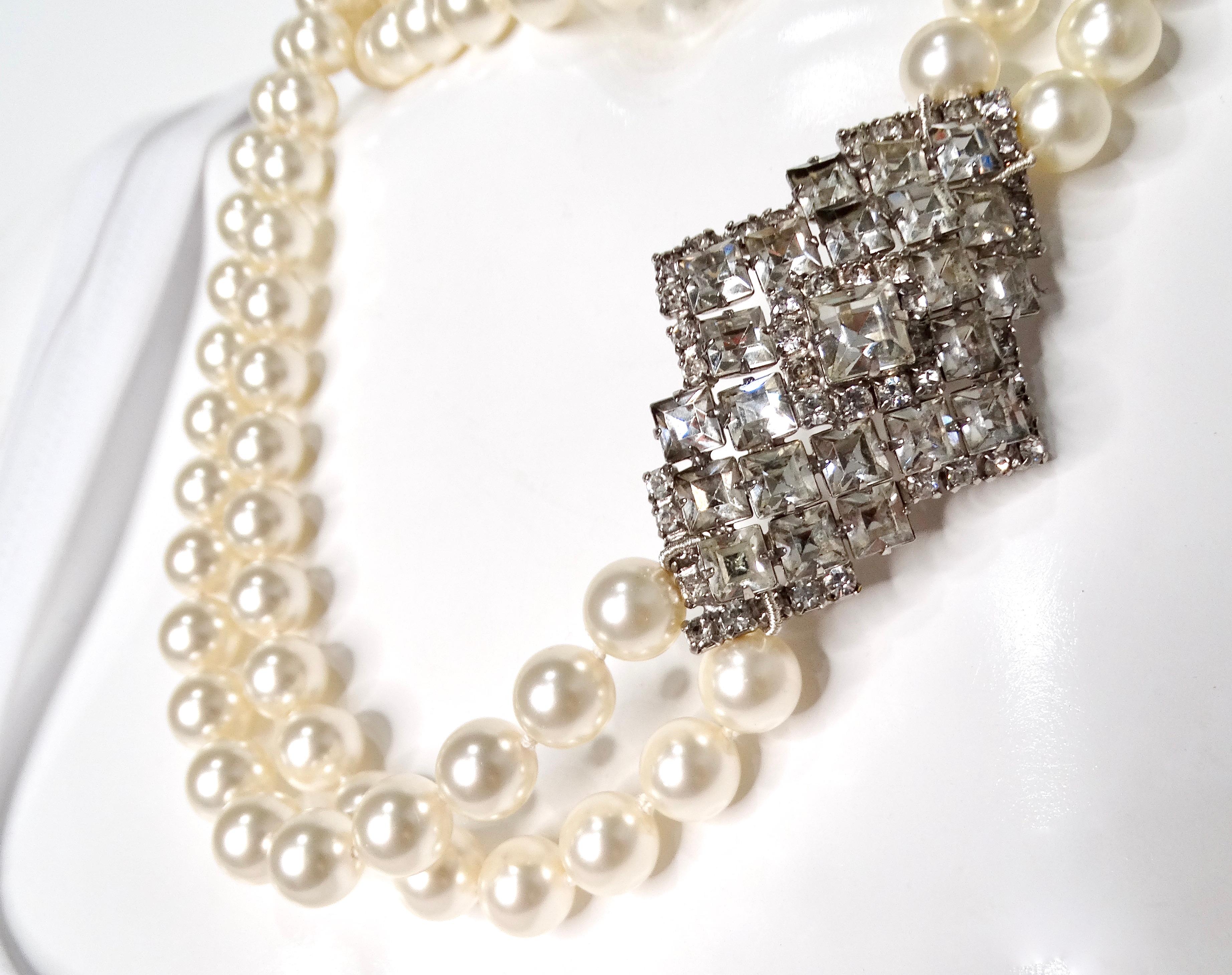 Donna Collana con pendente di perle e strass in costume a doppio filo, circa anni '80 in vendita