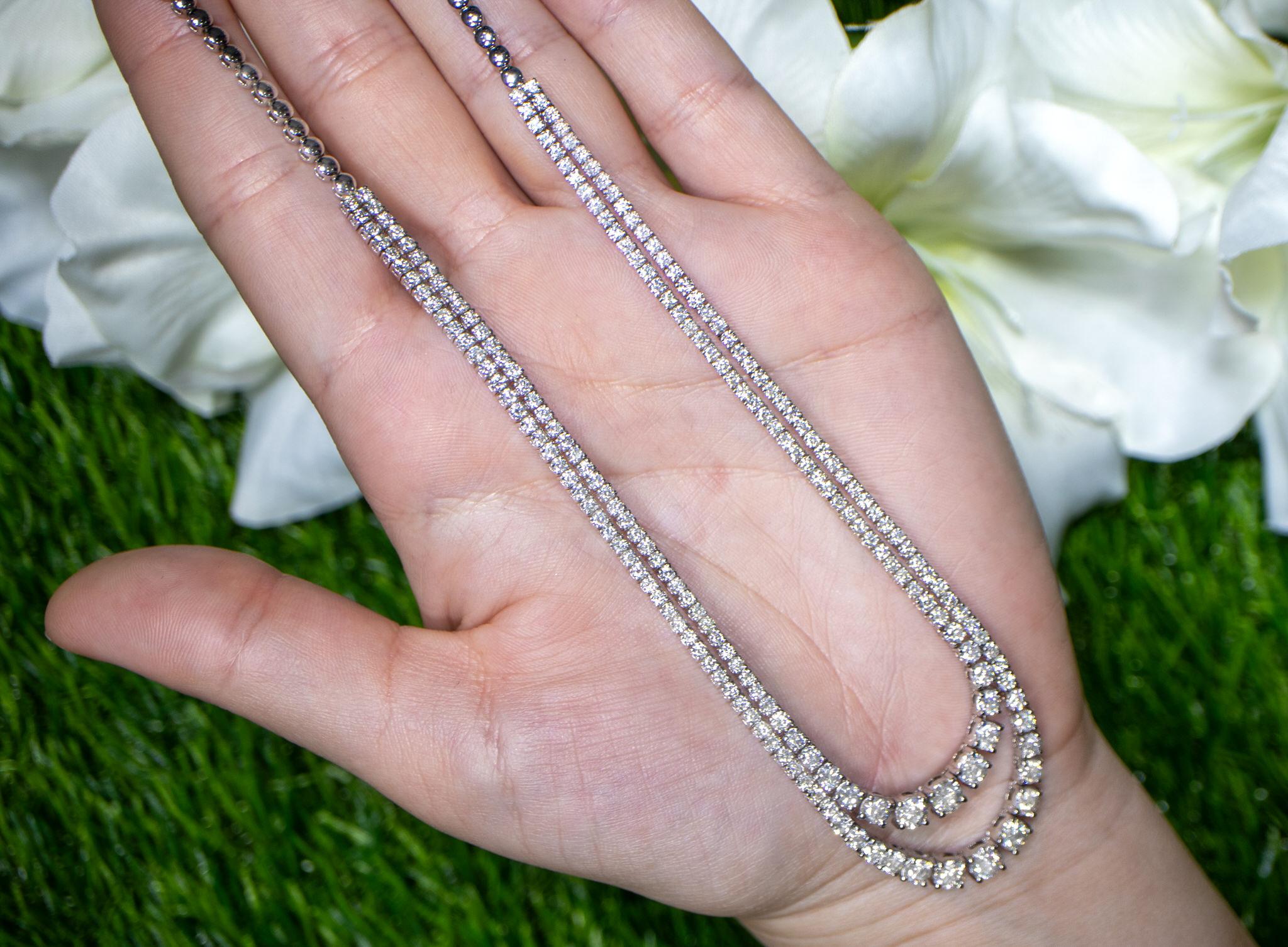 Taille ronde Collier tennis à double rang de diamants 9,85 carats en or 18 carats en vente