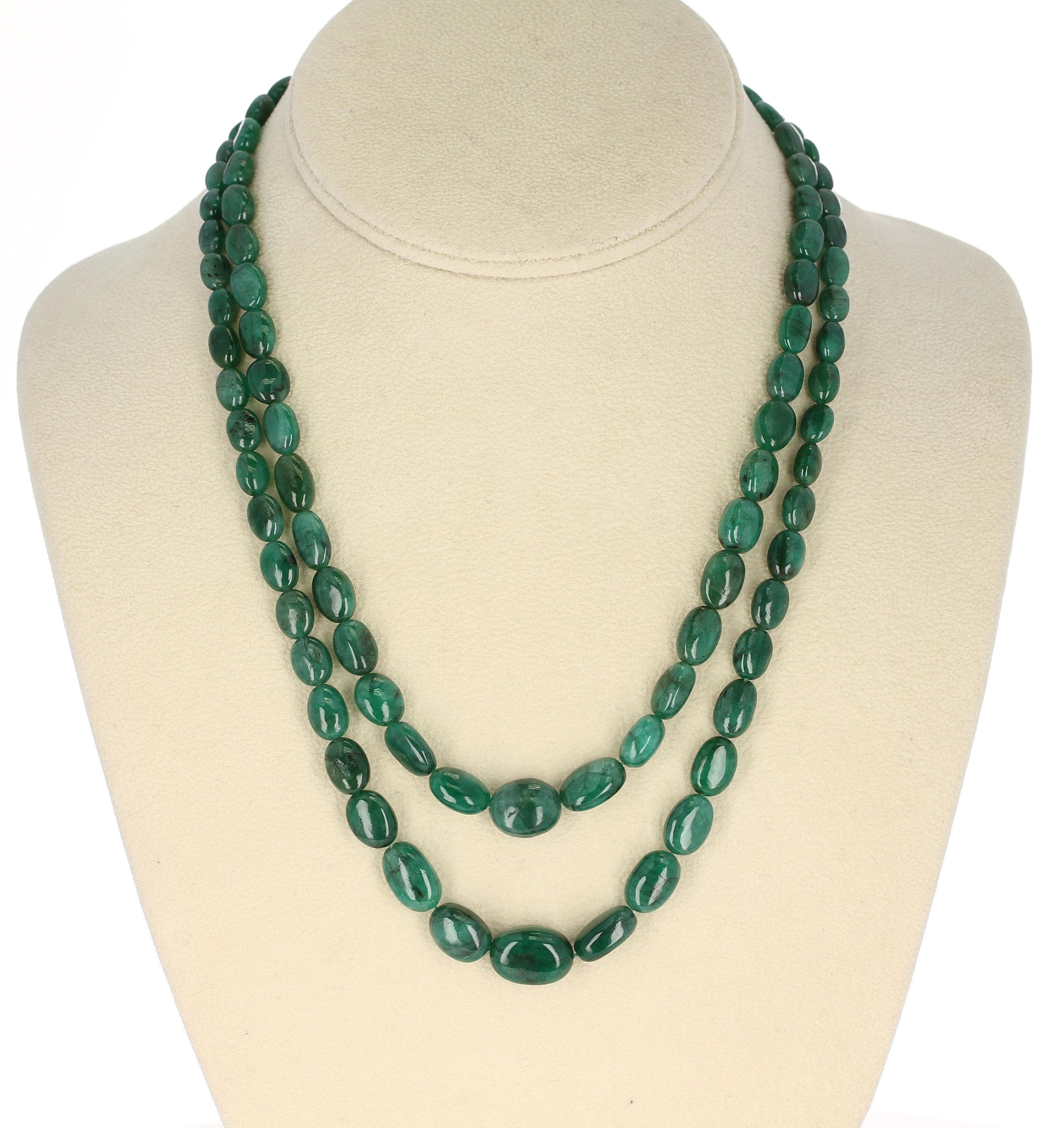 Double Strand Emerald Smooth Tumbled Beads Necklace, Toggle Clasp In Excellent Condition In New York, NY