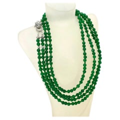 Collana di giada a doppio filo con chiusura leopardata in argento sterling