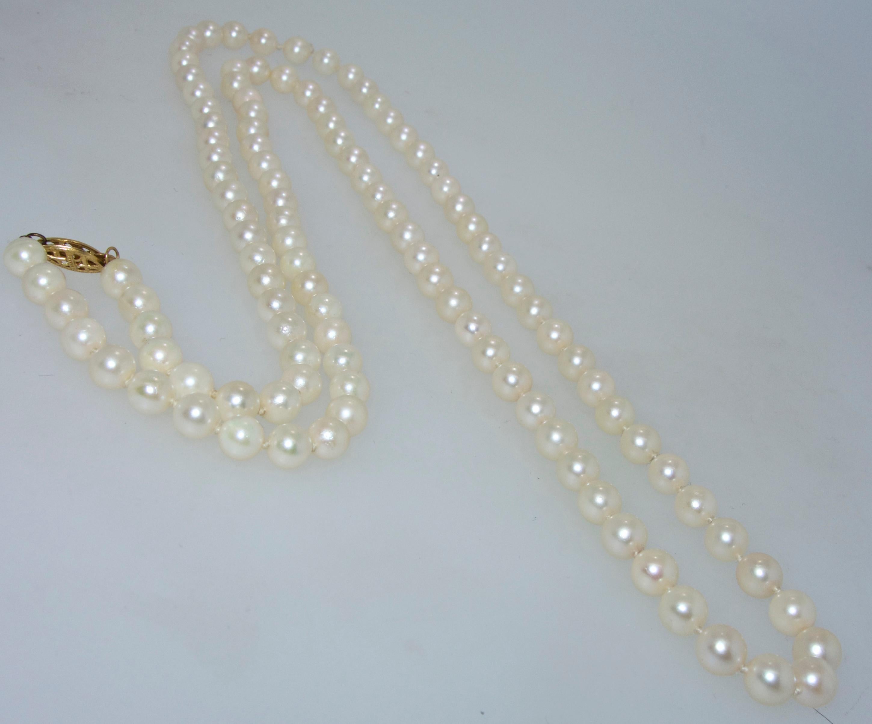Double Strand of Fine Cultured Akoya Pearls In Excellent Condition In Aspen, CO