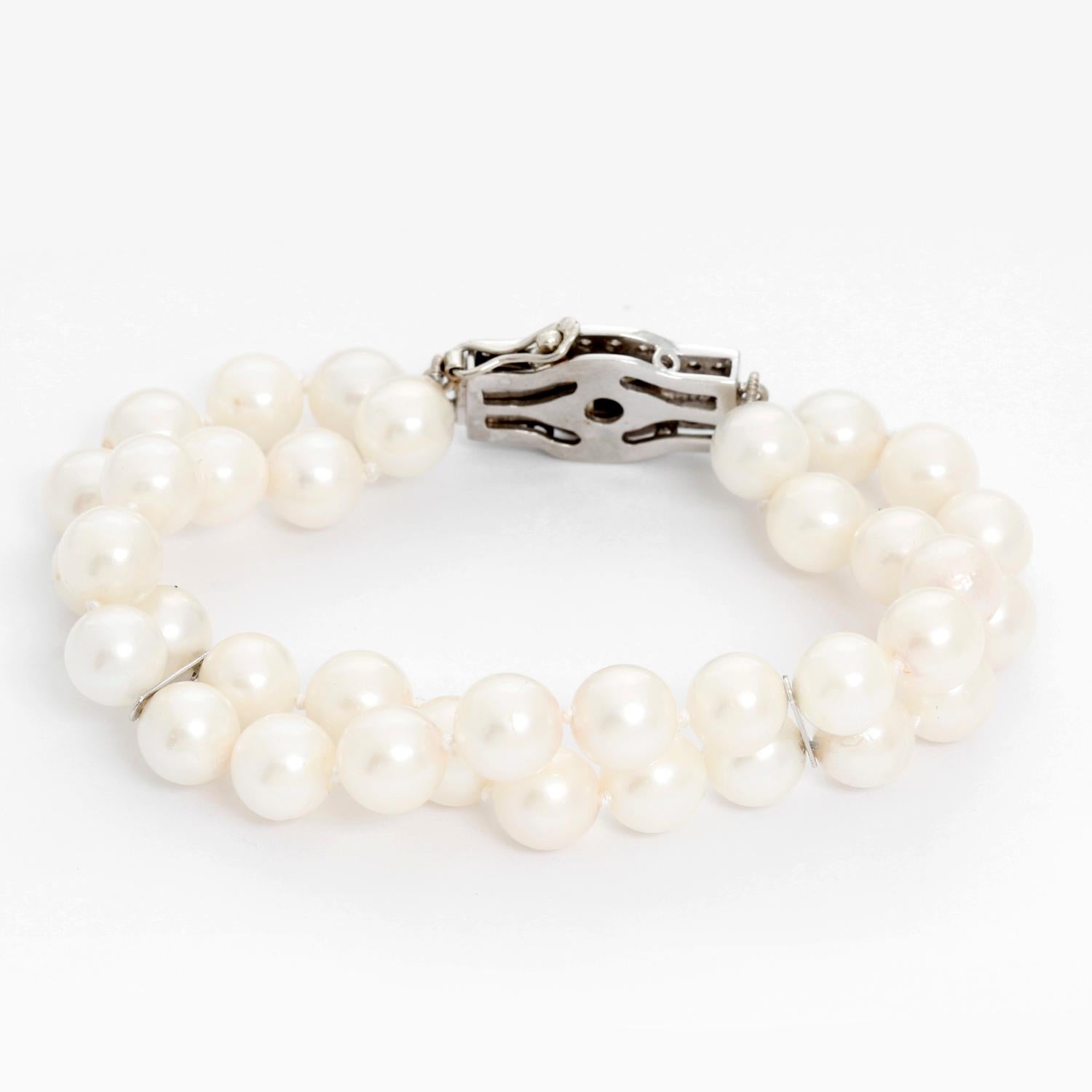 Double Strand Pearl Bracelet with Diamonds In Excellent Condition In Dallas, TX
