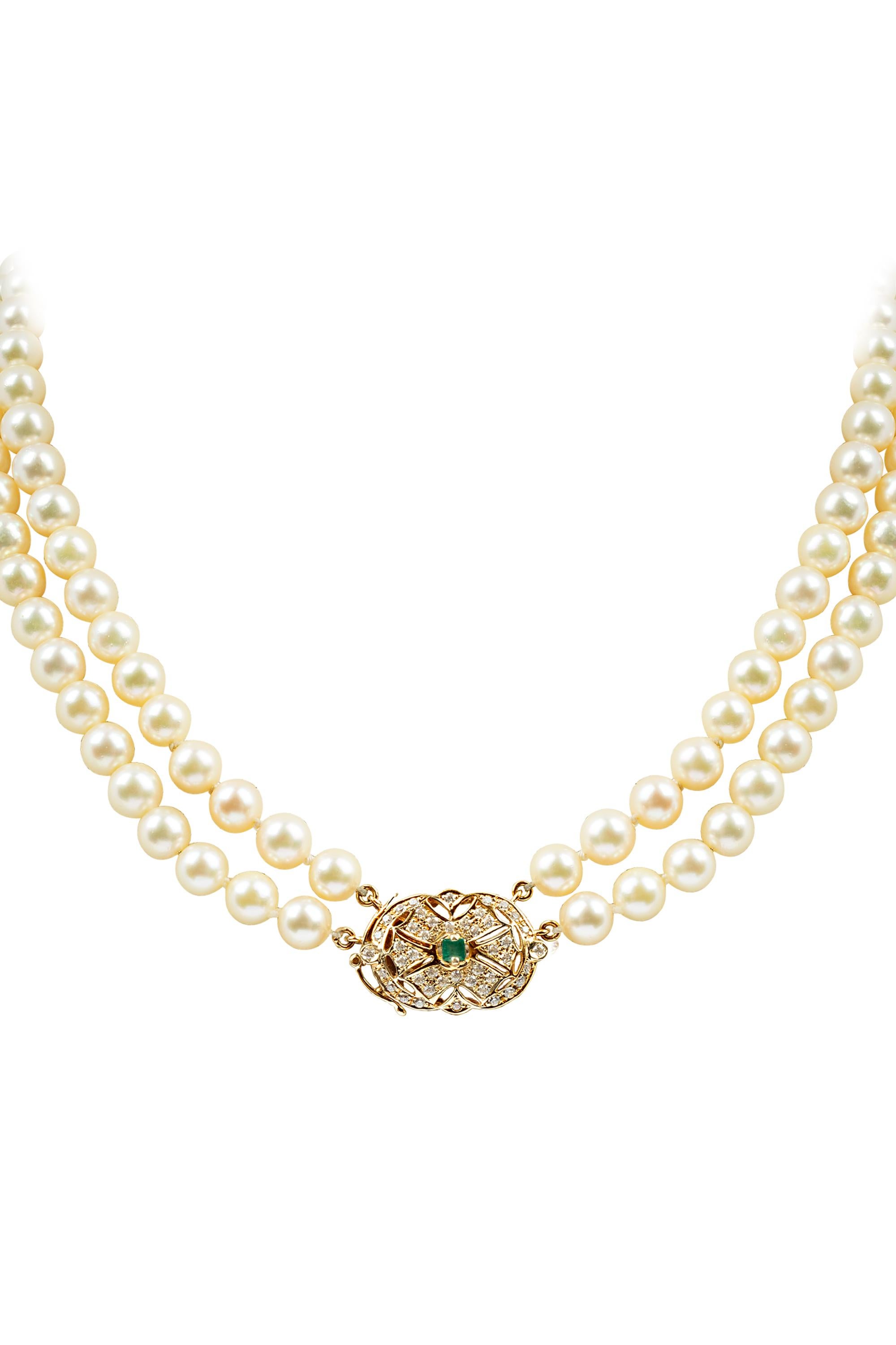 Doppelreihige Perlen-Diamant- und Smaragd-Halskette (Smaragdschliff) im Angebot
