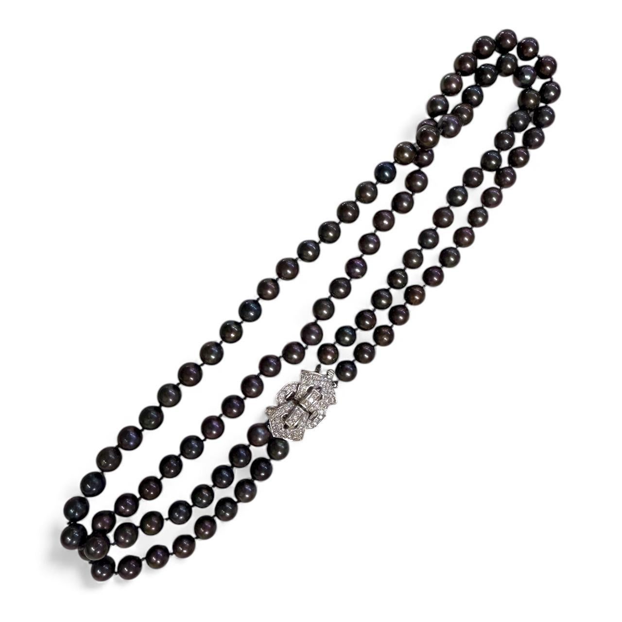 Collana di perle a doppio filo con chiusura a diamante in oro 14KW In condizioni ottime in vendita a Montgomery, AL