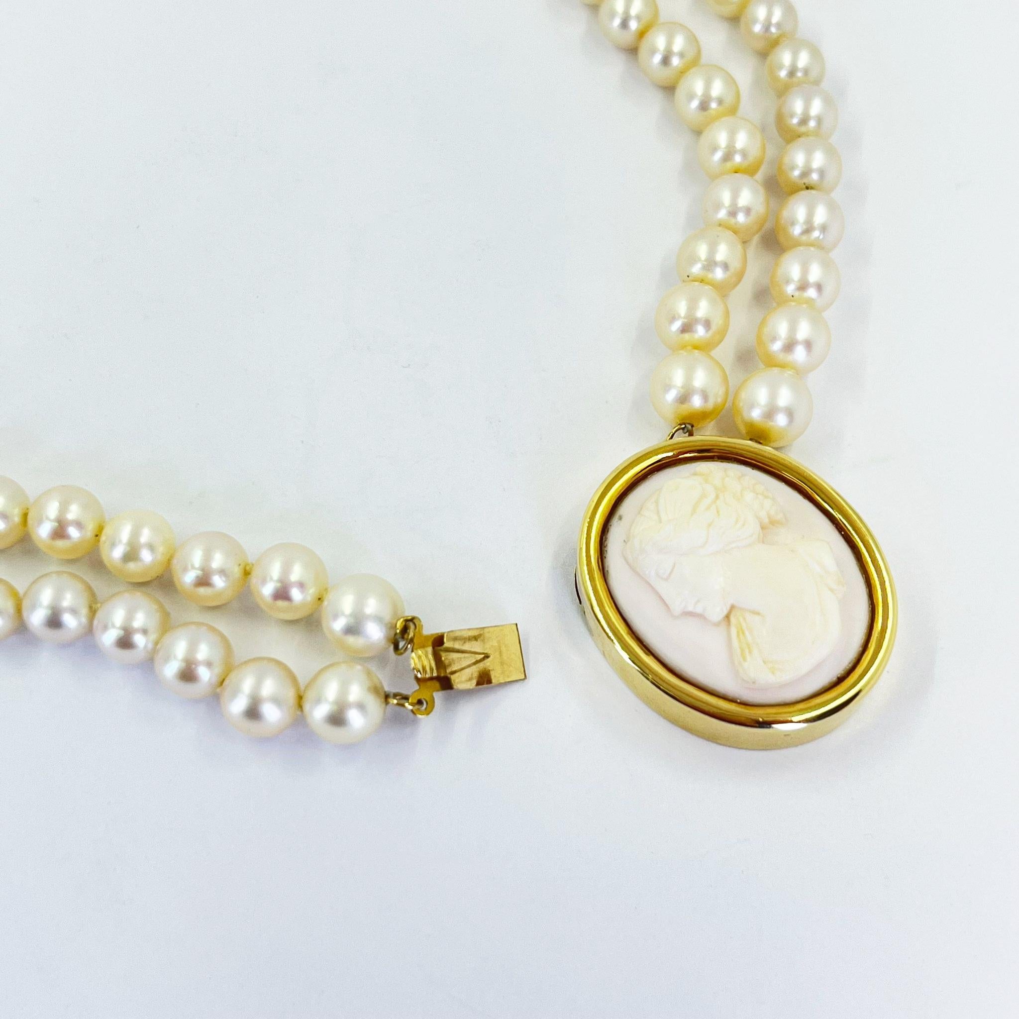 Collana di perle a doppio filo con chiusura a cammeo In condizioni buone a Coral Gables, FL