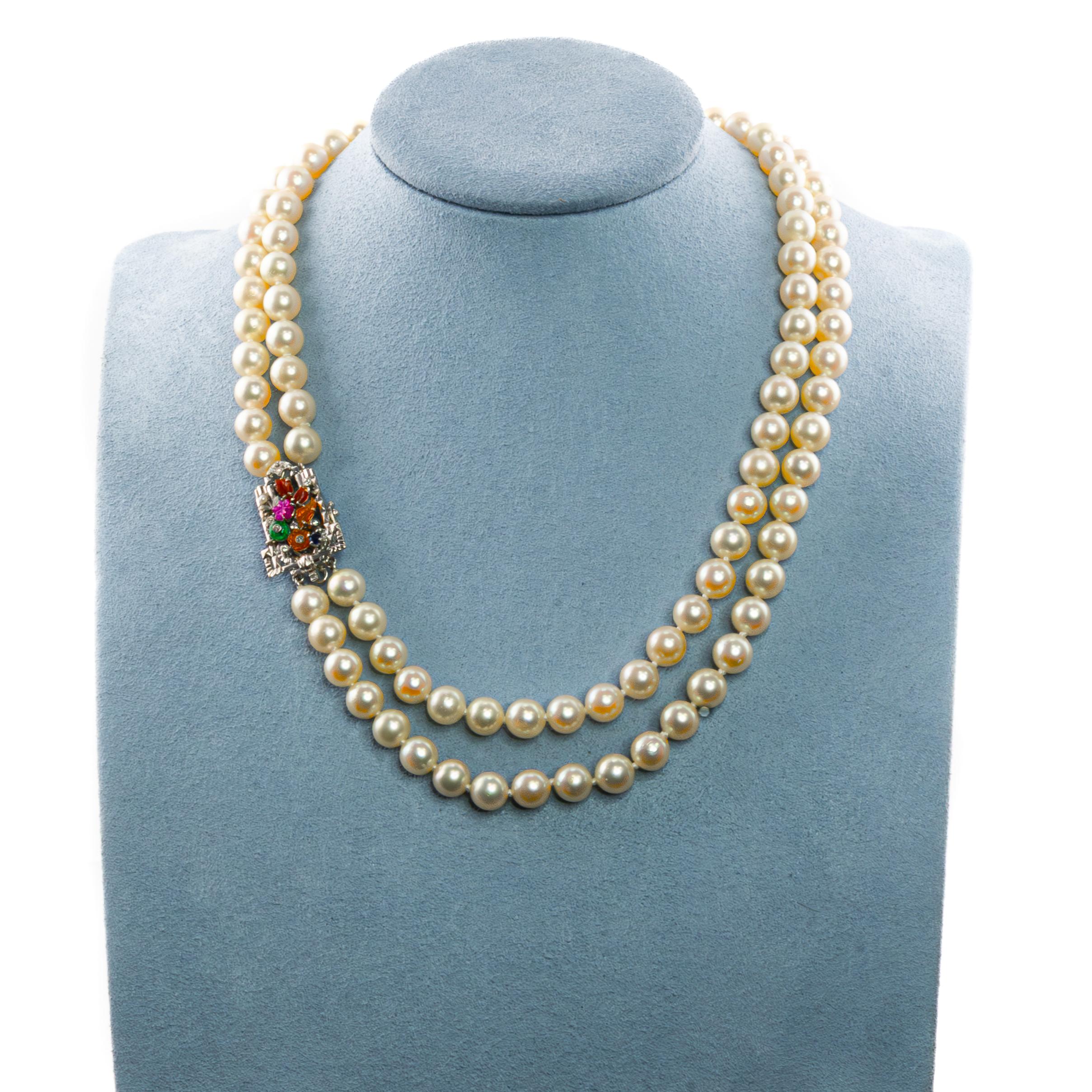 Rétro Collier de perles à deux brins avec fermoir floral en pierres précieuses et diamants en vente