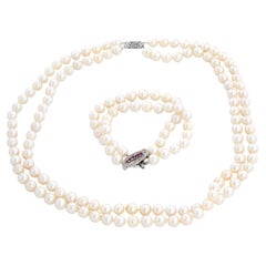 Collana e bracciale con perle d'acqua salata a doppio filo