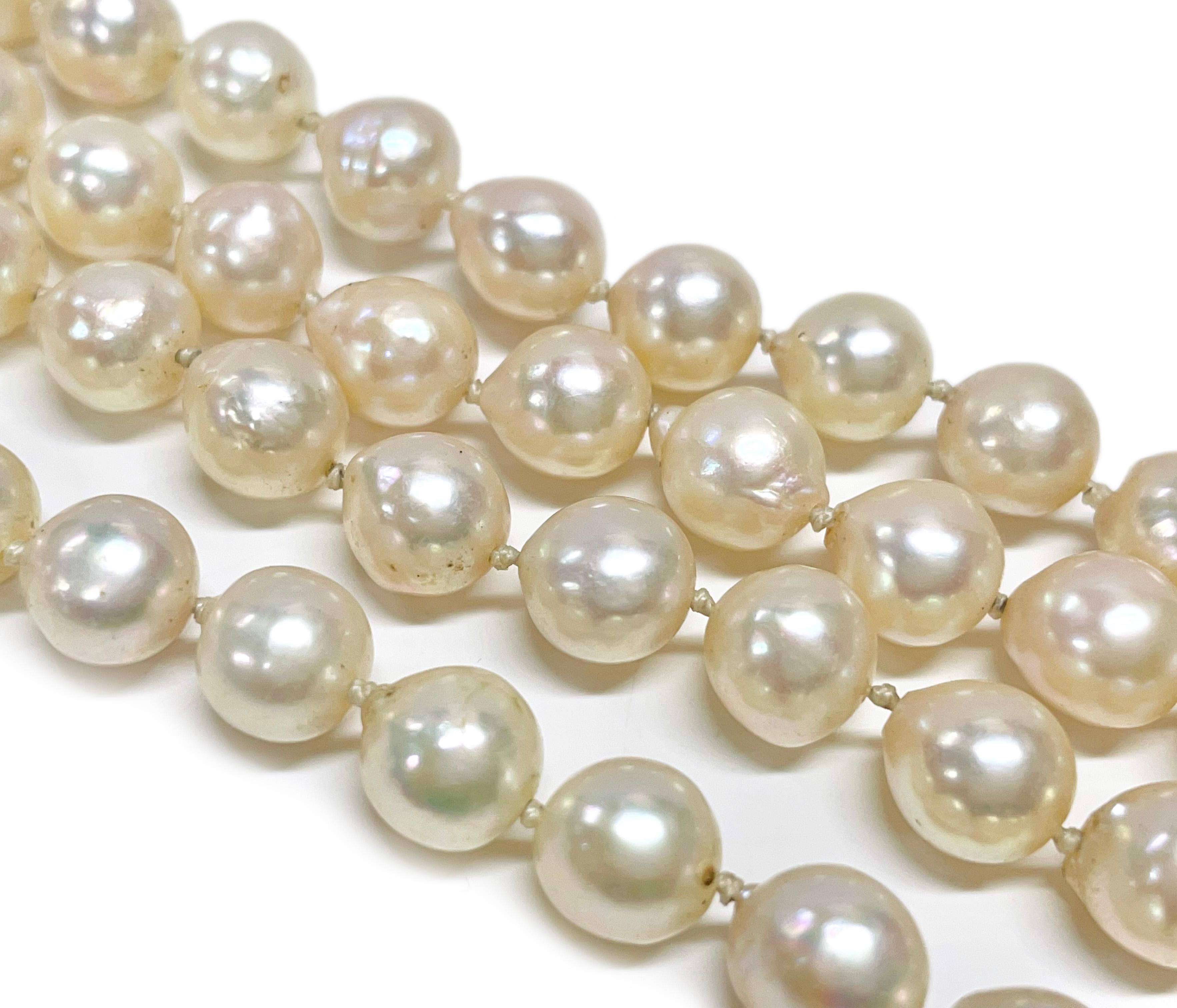 Halskette mit halbbarokkaförmigem Perlen-Saphir-Verschluss (Zeitgenössisch) im Angebot