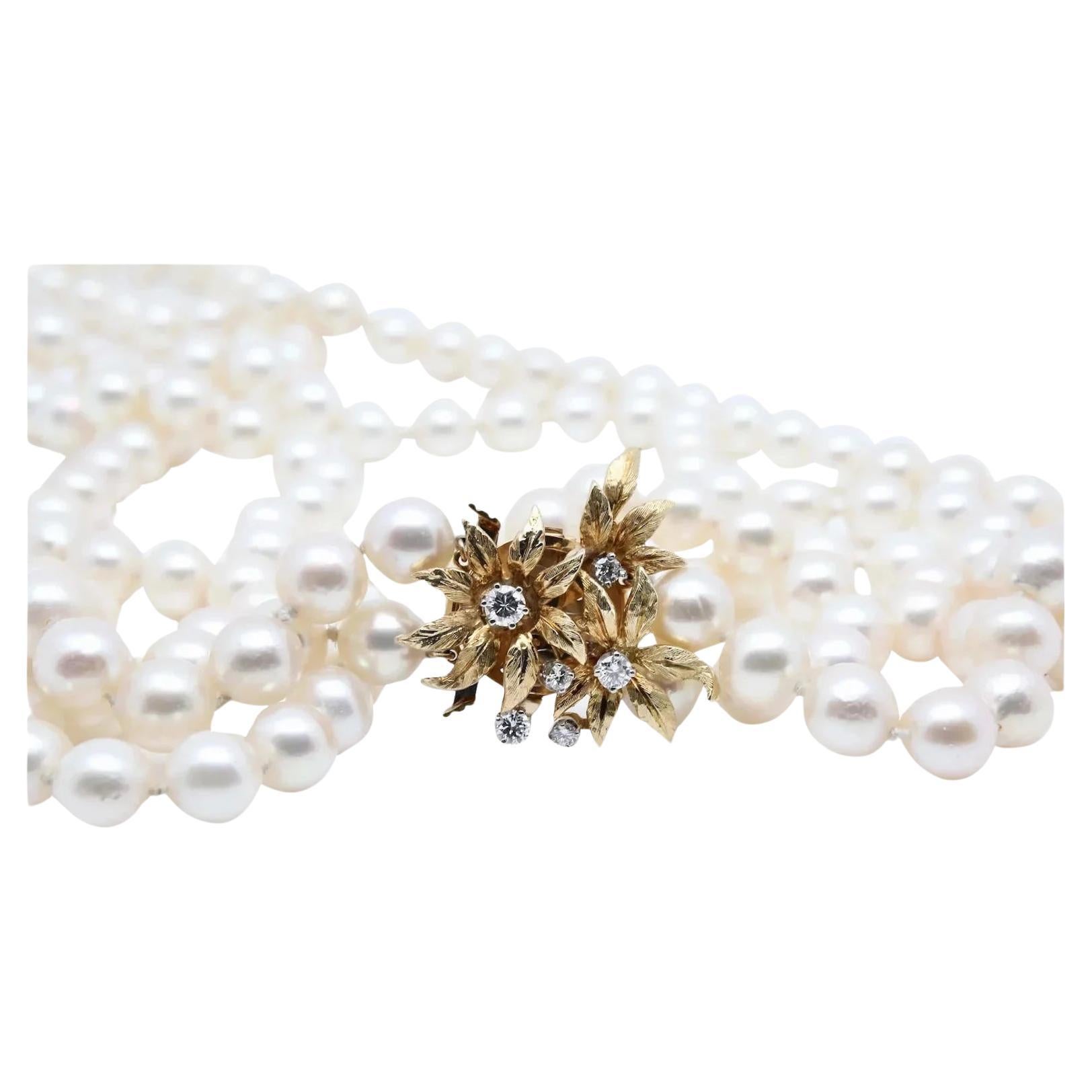 Doppelreihige Südsee-Halskette mit Blumenmotiv aus 18 Karat Gold mit 7,5 mm Perle und Diamant im Angebot