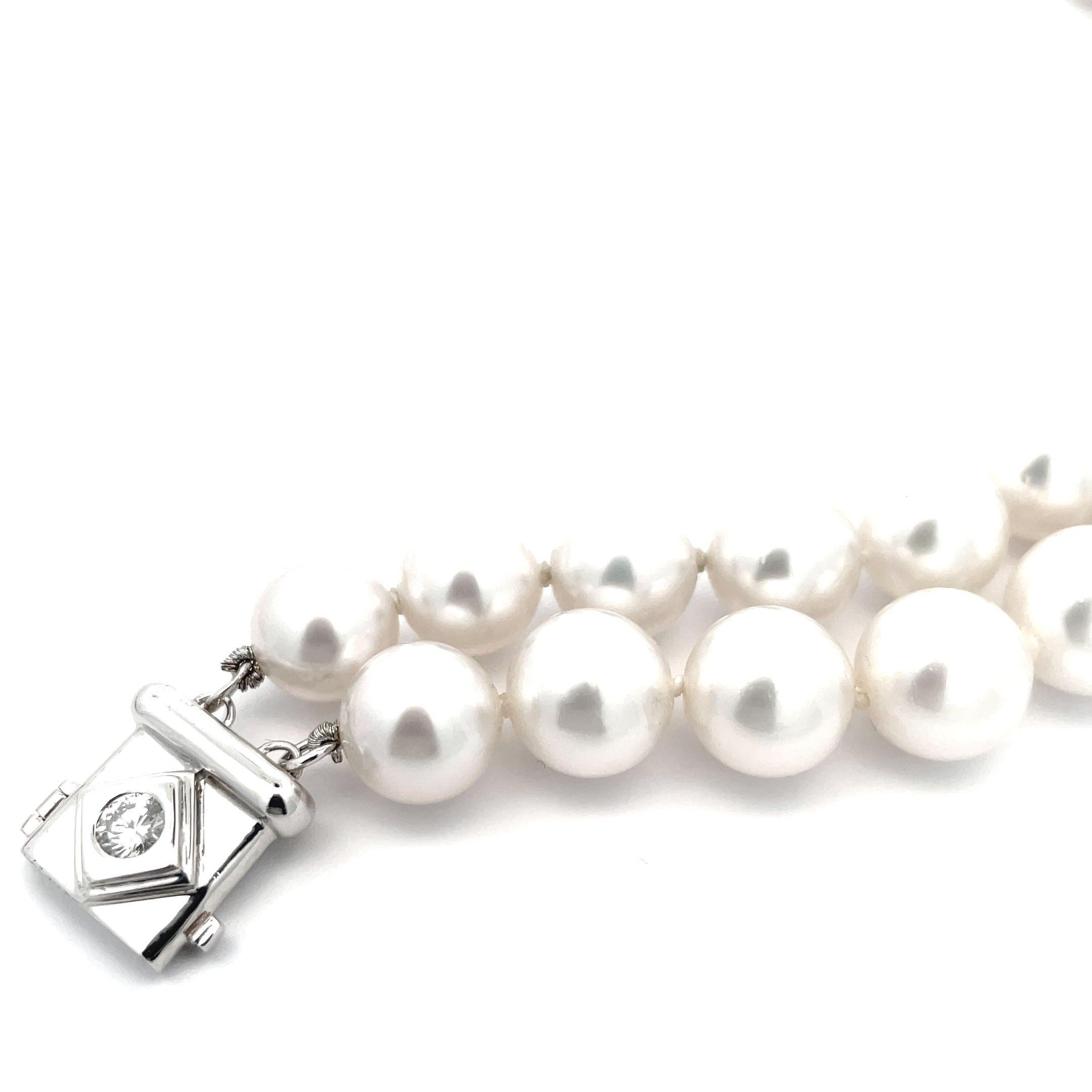 Collier de perles des mers du Sud à motif camélia en diamants et fermoir Neuf - En vente à Hong Kong, HK