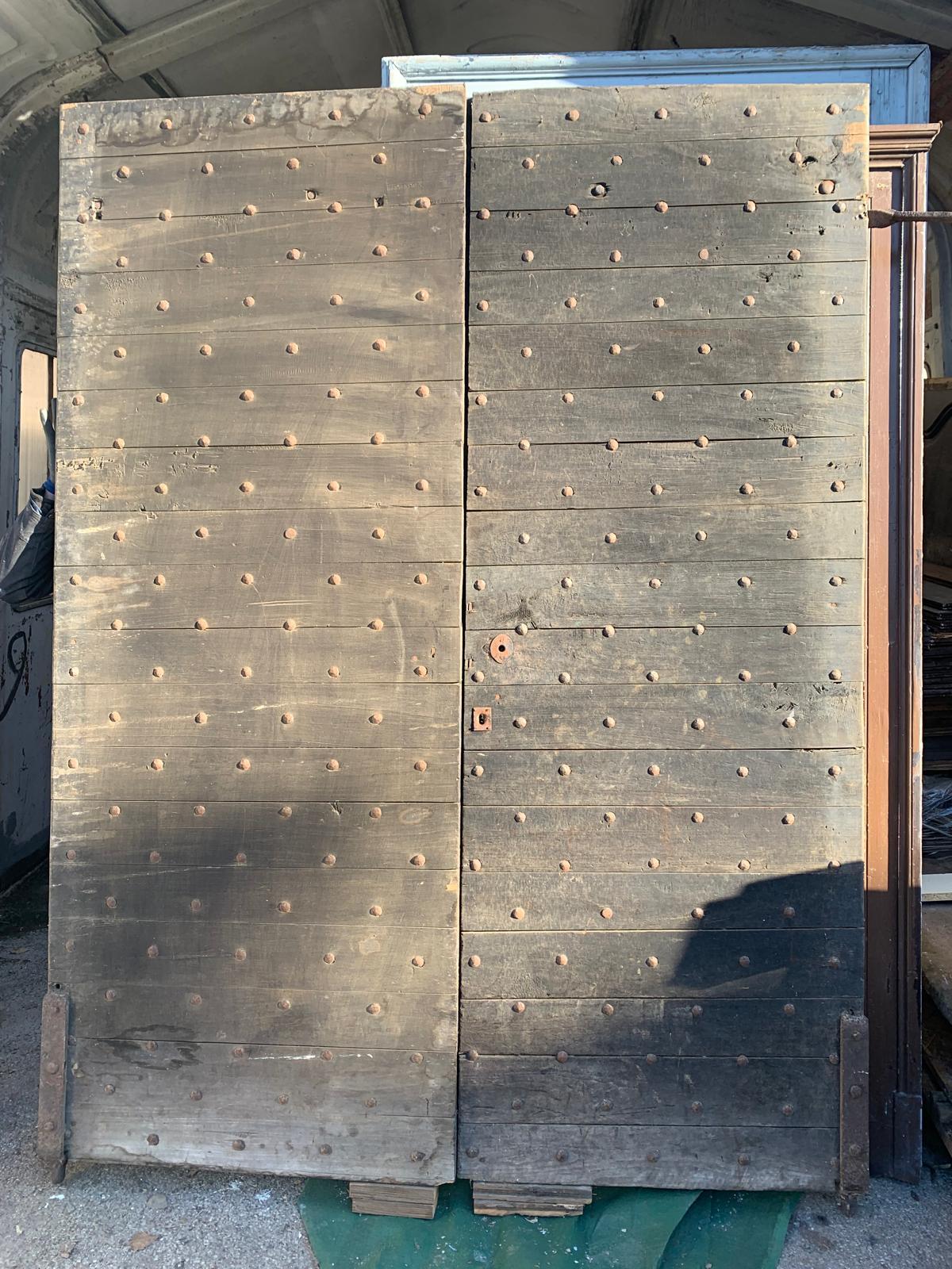 Double swing door in poplar wood with nails, Italy For Sale 4