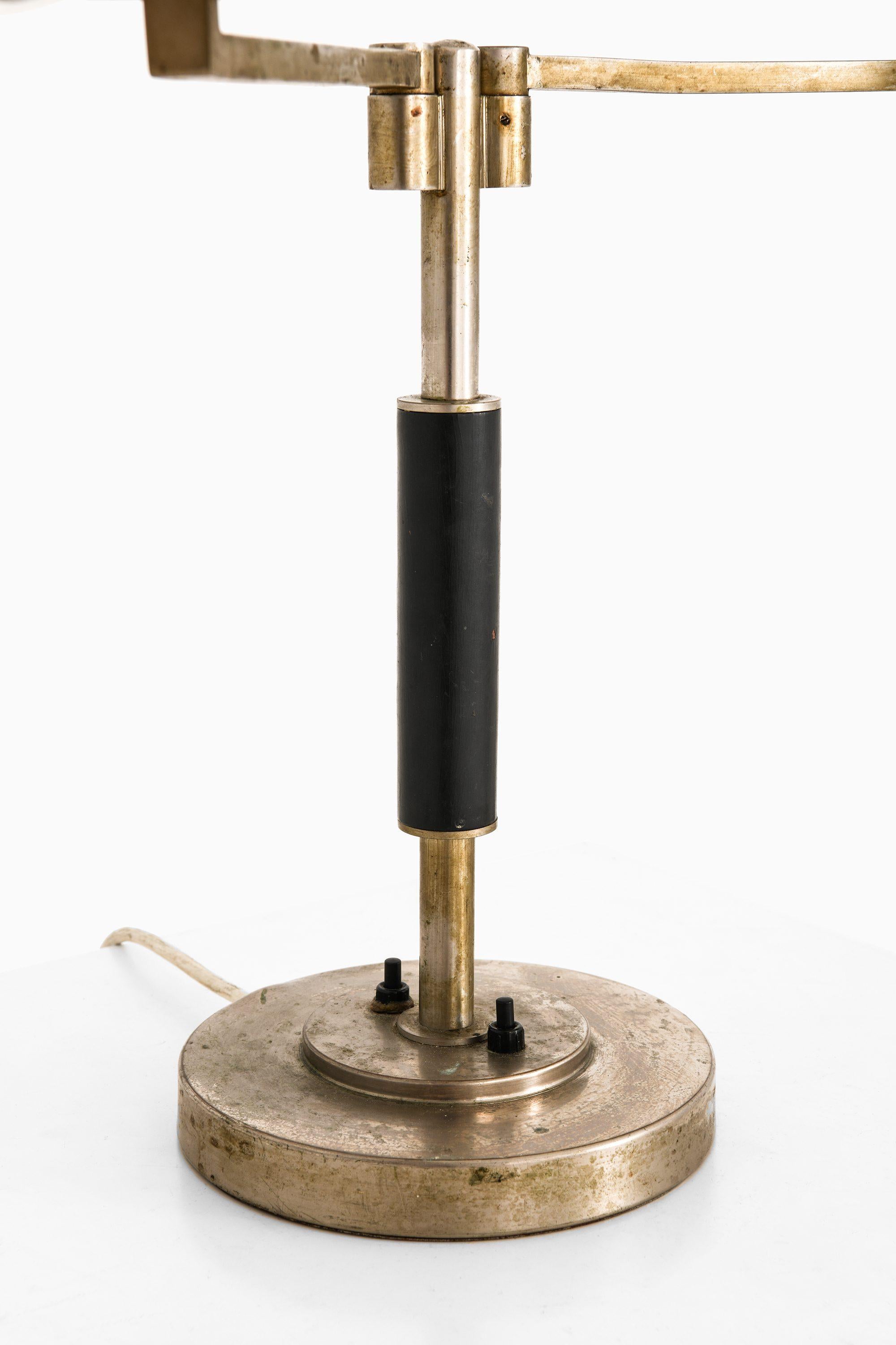 Metallo Lampada da tavolo doppia Model 15144 Disegnata da Harald Notini, anni '30 in vendita
