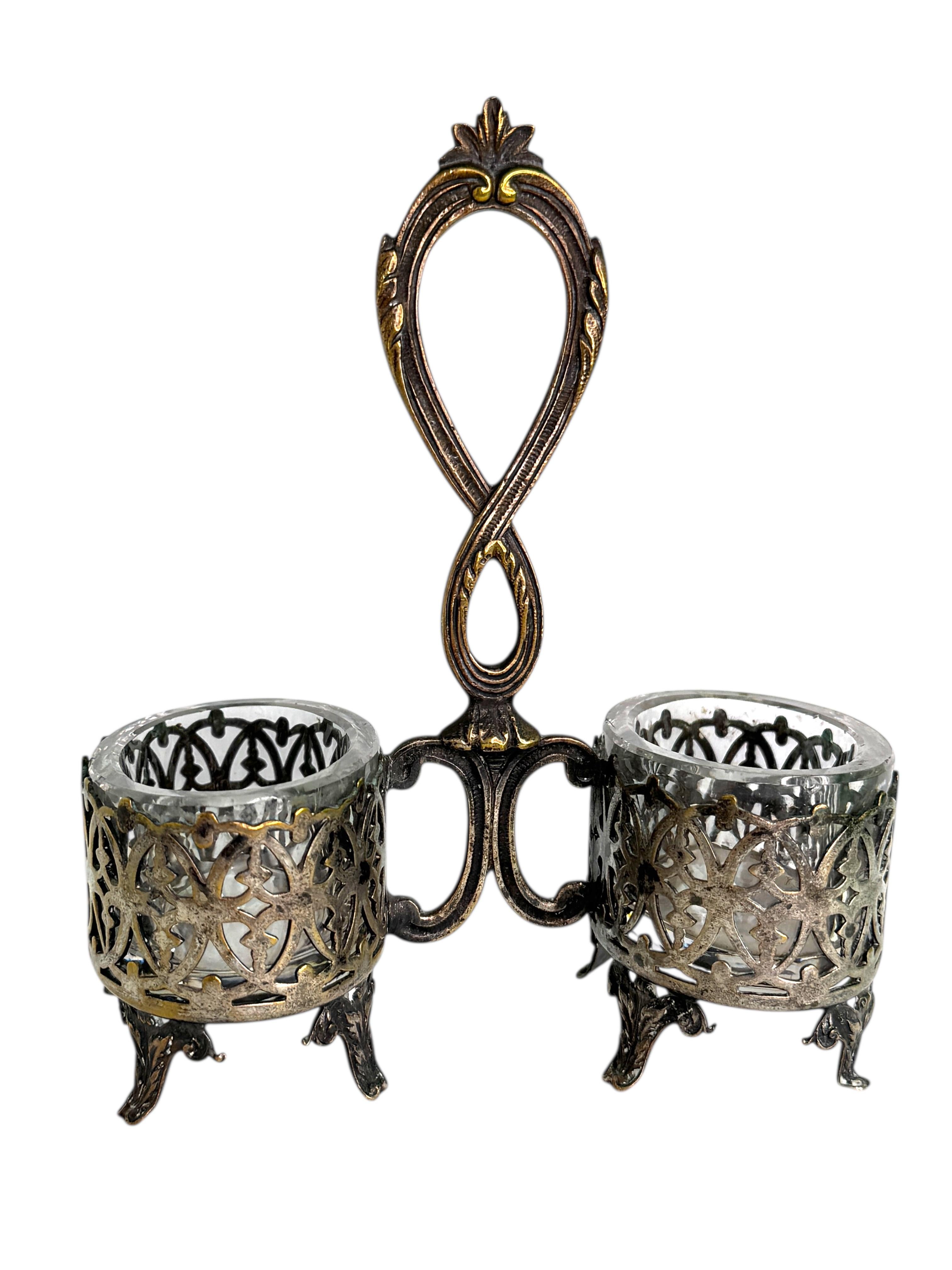 Double salière de table en métal argenté avec 2 verres, Suède antique Bon état - En vente à Nuernberg, DE