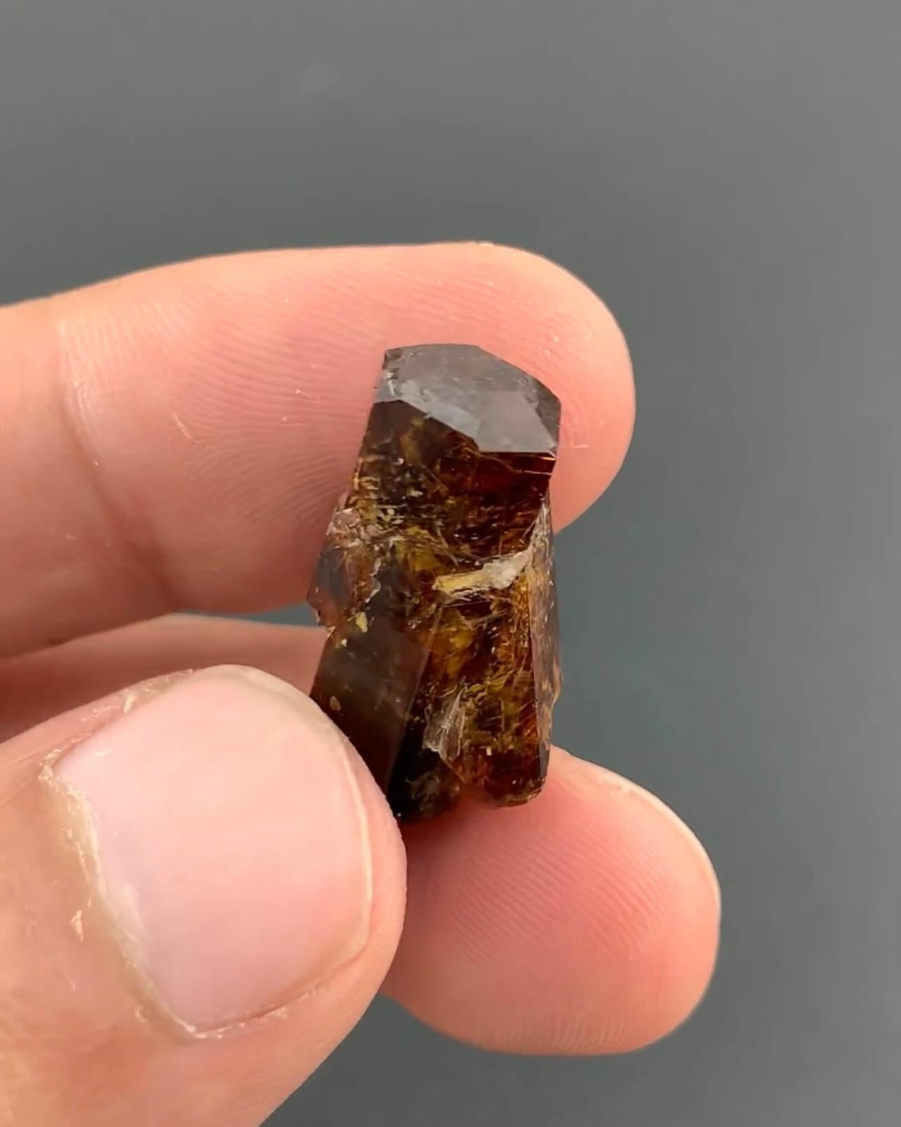 Crystal Bastnasite doublement Terminé avec cristal secondaire du Pakistan Bon état - En vente à Peshawar, PK