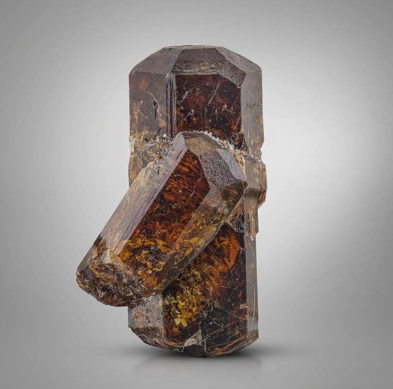 Autre Crystal Bastnasite doublement Terminé avec cristal secondaire du Pakistan en vente