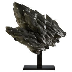 Doppelt terminierter "Drachenschuppen"-Quarz mit Goethit