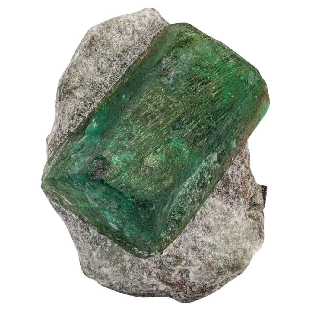 cristal d'émeraude doublement Terminé sur calcite avec pyrite du Pakistan en vente