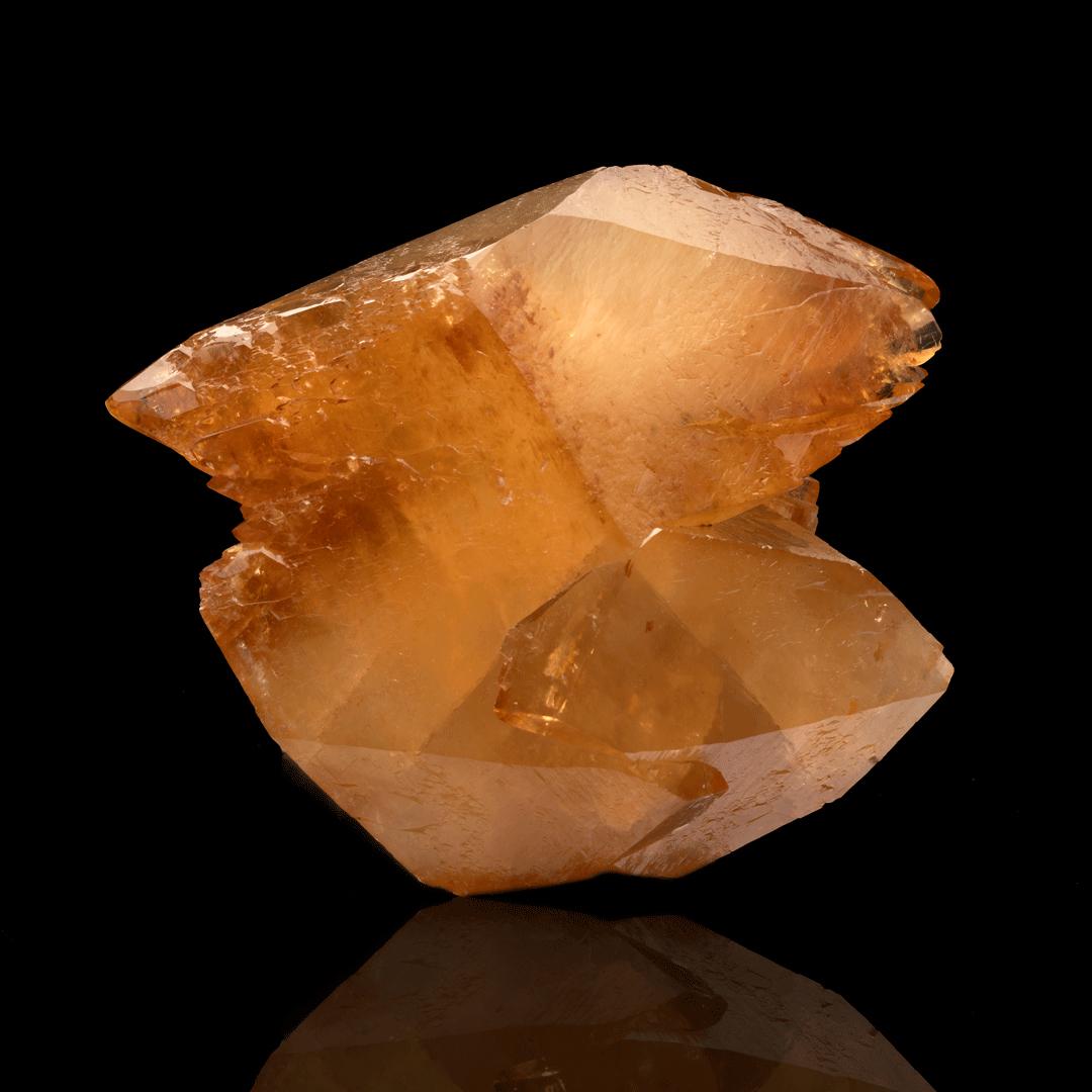 Double Terminated Golden Calcite From Elmwood Mine, Tennessee // 3.28 Lb. In New Condition For Sale In New York, NY