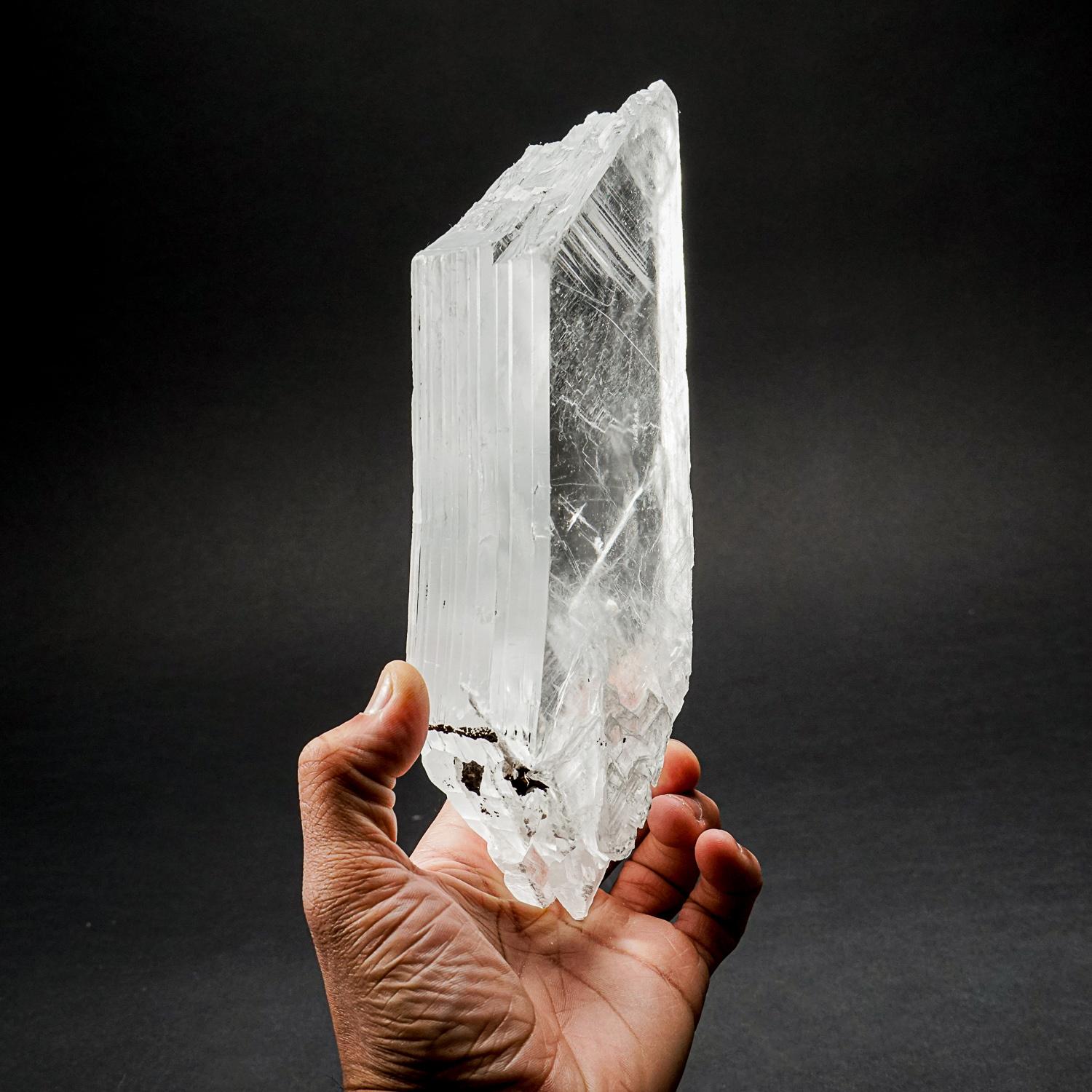 Double Terminated Optical Single Selenite Crystal from Guilin, Guanxi, China In New Condition For Sale In New York, NY