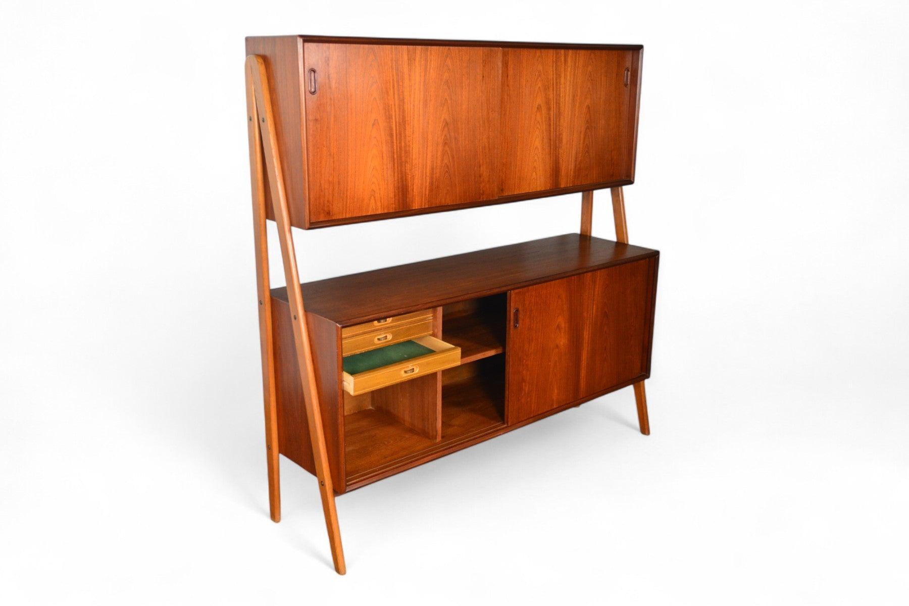 XX secolo Credenza danese del metà secolo a due piani in Teak + Oak in vendita