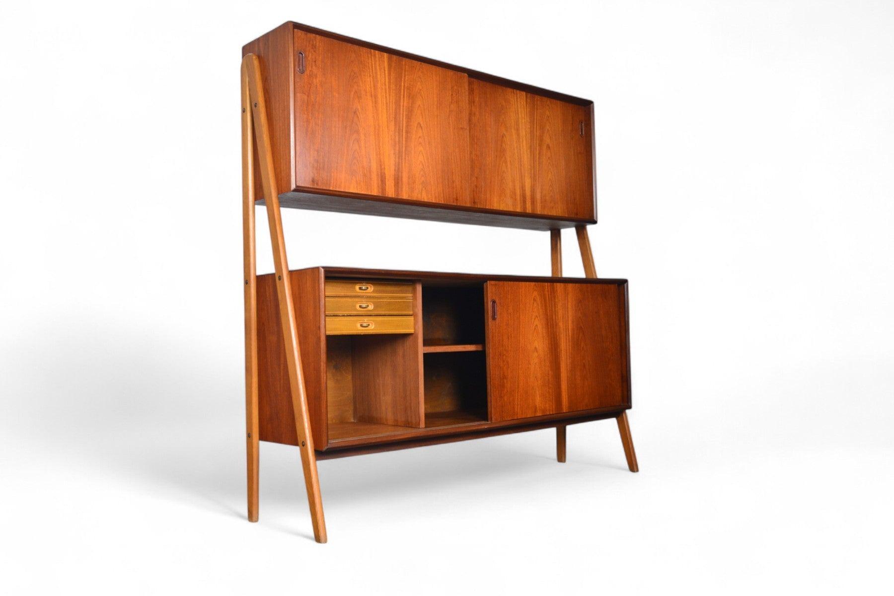 Quercia Credenza danese del metà secolo a due piani in Teak + Oak in vendita